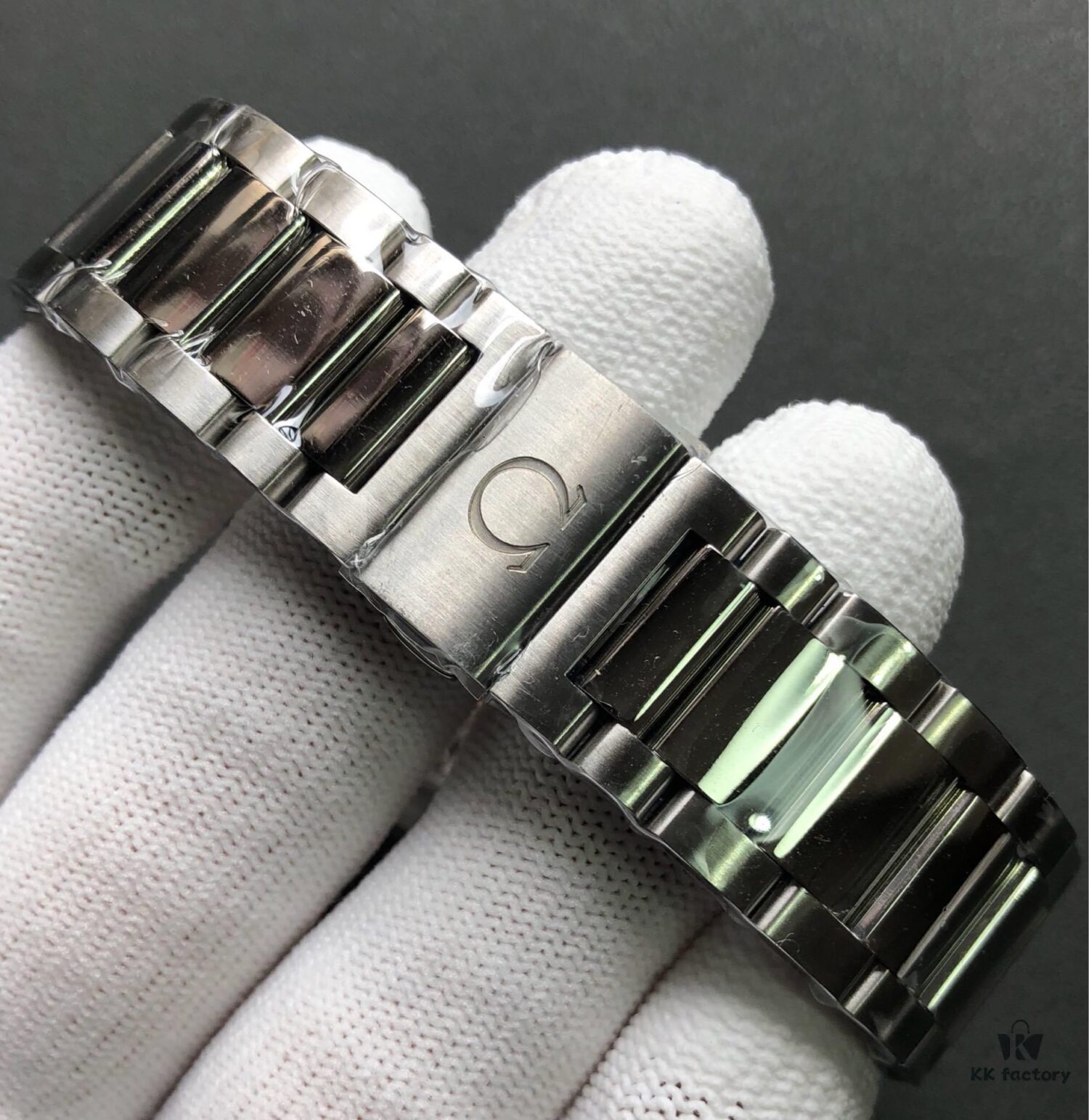 6931a80fccd8ab3d7af9c78d VS Omega Seamaster Aqua Terra 150 with VS New Integrated 8500 Movement