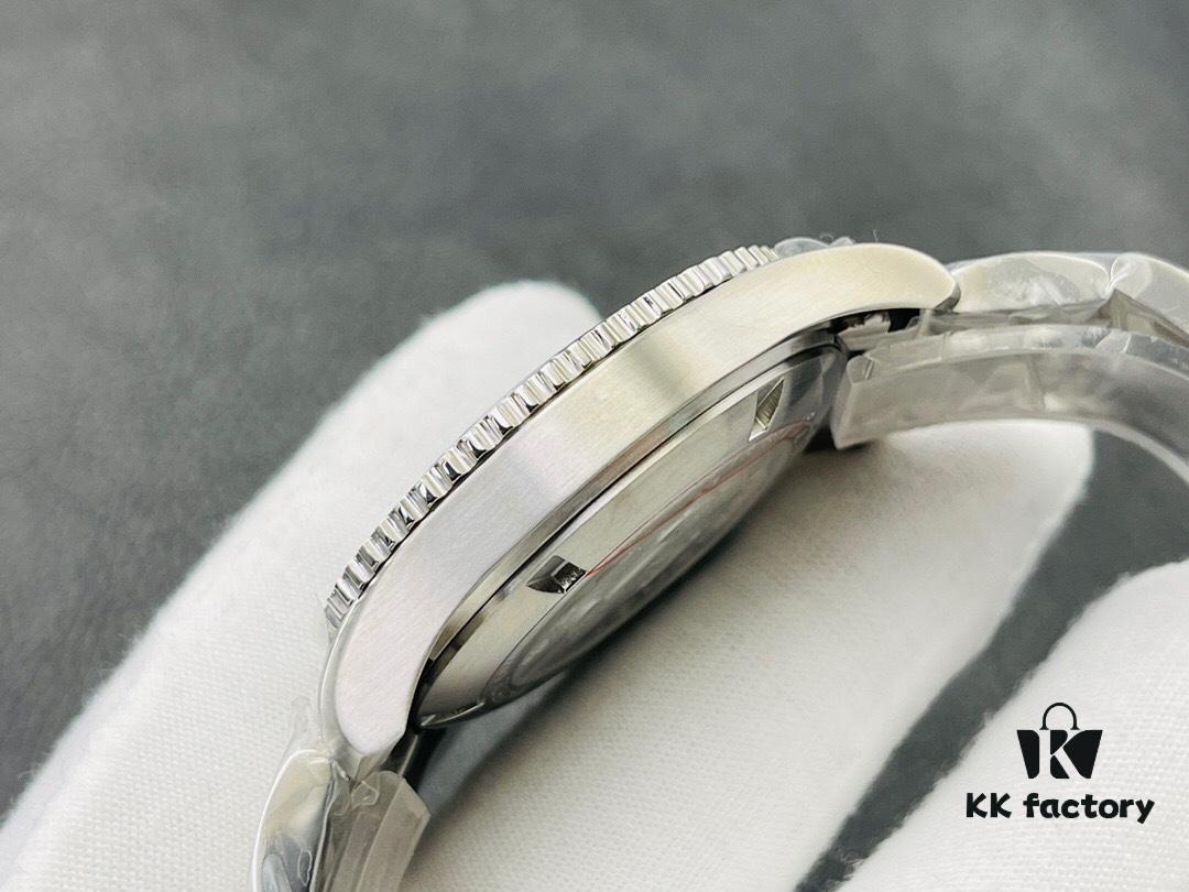 6931a81dccd8ab3d7af9c880 Longines HydroConquest Master of the Ocean, A Symbol of Honor – Cutting Through Waves with Courage