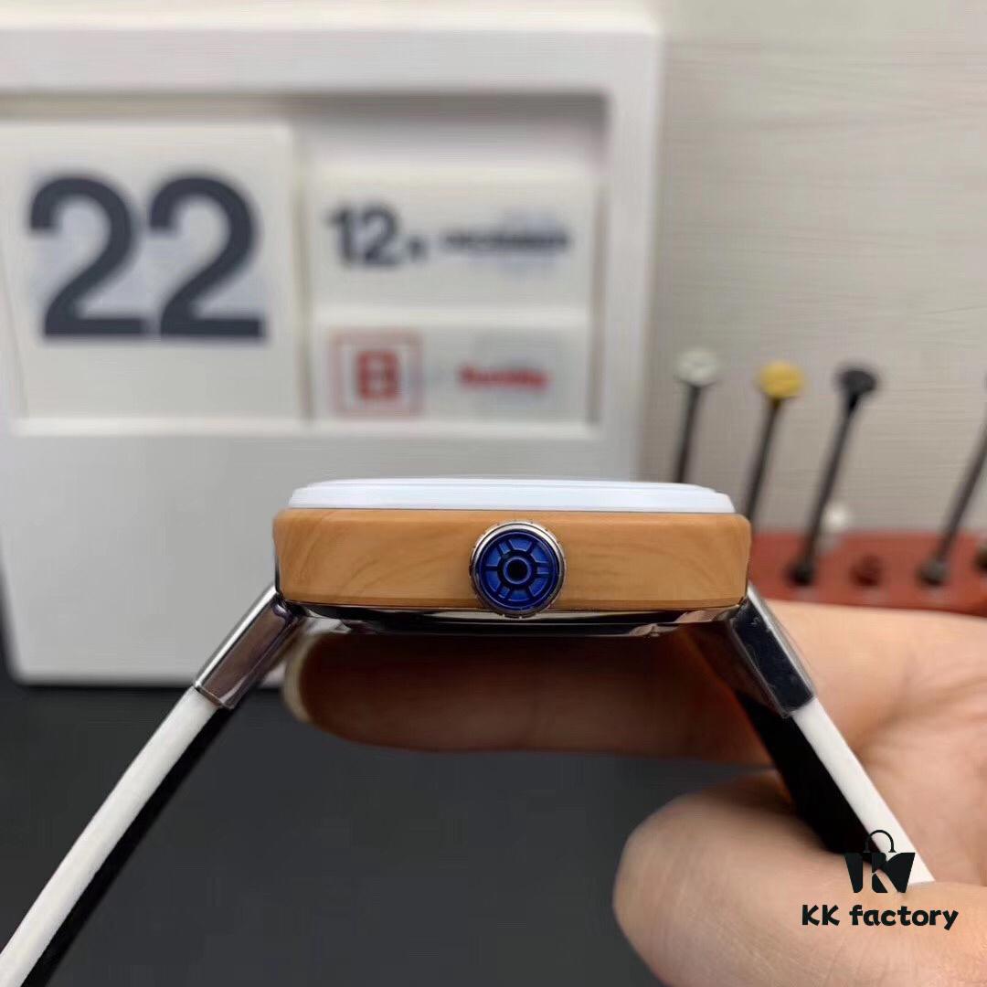 Seven Friday Japanese Cherry Blossom White Ceramic Case
