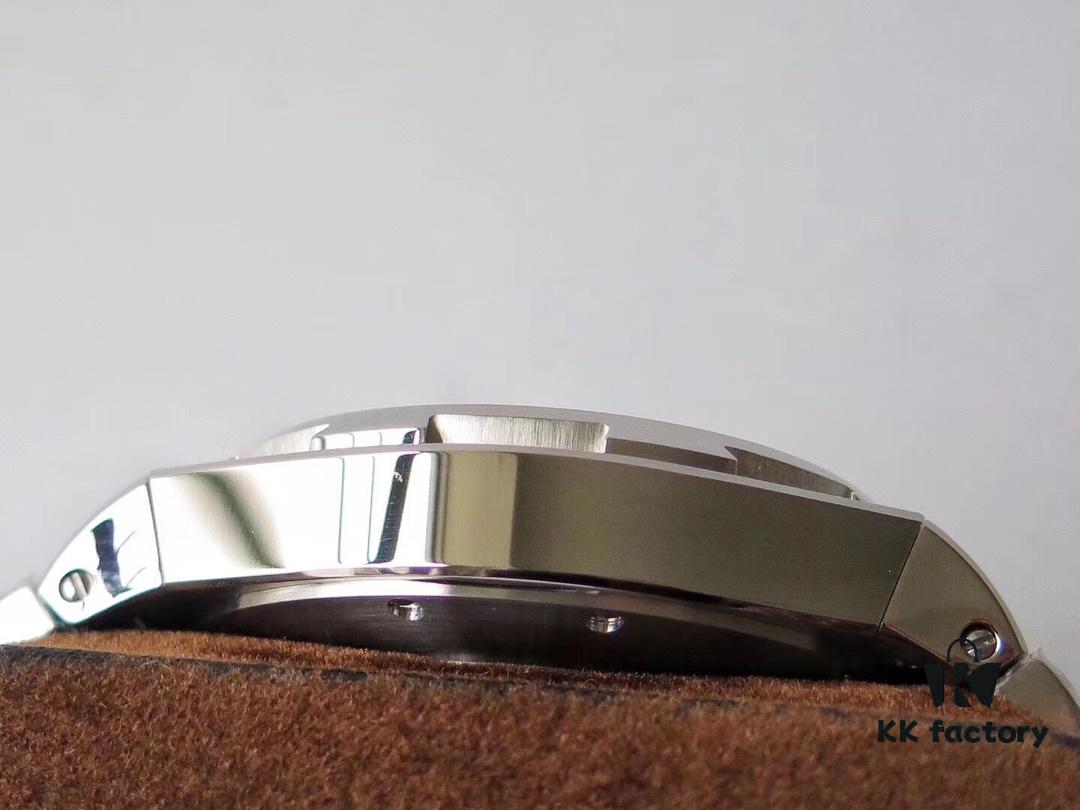 6931a867ccd8ab3d7af9cd53 TWA Vacheron Constantin Overseas Multifunction Watch, Elegant and Noble, the Pinnacle of Prestige