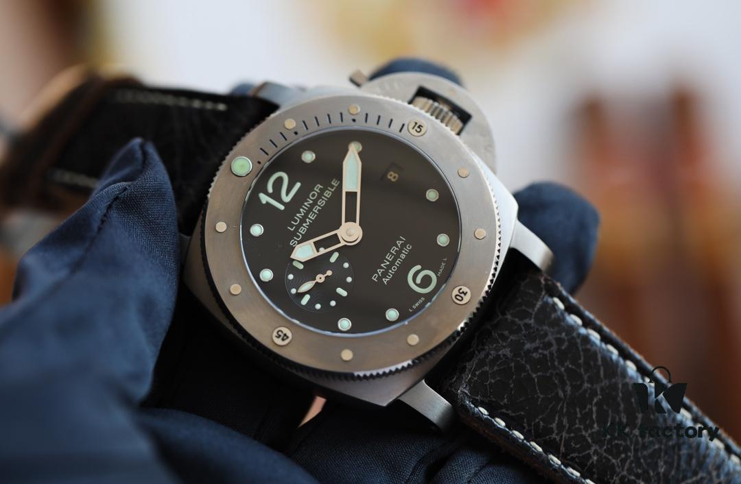 6931a884ccd8ab3d7af9cf2b Panerai PANERAI Arc-shaped Coated Glass 47mm*16mm Full Grain Leather Strap with Original Pin Buckle Fully Automatic Mechanical Movement Bronze/Titanium Case A Watch from the Tough Man