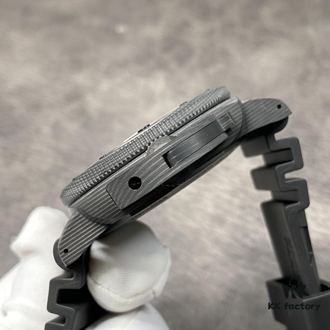 6931a889ccd8ab3d7af9cf84 PANERAI Radiomir Submersible Series Automatic Mechanical Diving Watch PAM00979 PAM979 VS979 979 Carbotech Carbon Fiber Case Diving Countdown Bezel Sapphire Crystal Scratch-Resistant Crown Guard Bridge Luminous Dial with Italian Navy Frogman Commando Engraved Titanium PVD Black Case Back Rubber Expansion Strap P.9010 Movement 47mm Diameter