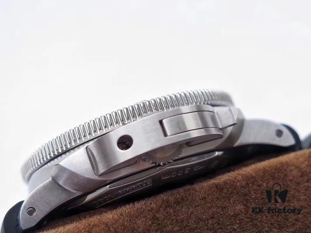 6931a896ccd8ab3d7af9d05e ZF Production Panerai Pam682, Small Case with Natural Rubber Strap
