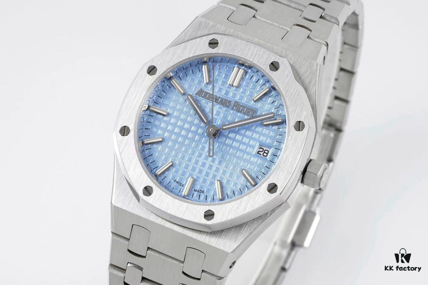 6931a89bccd8ab3d7af9d0a4 Audemars Piguet Royal Oak Automatic Winding Watch with 34mm Diameter