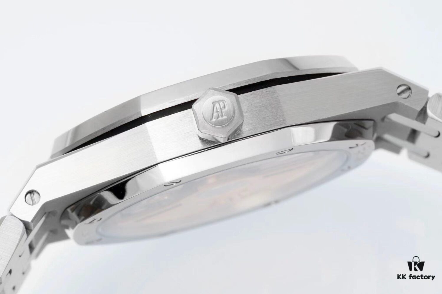 6931a89bccd8ab3d7af9d0a8 Audemars Piguet Royal Oak Automatic Winding Watch with 34mm Diameter