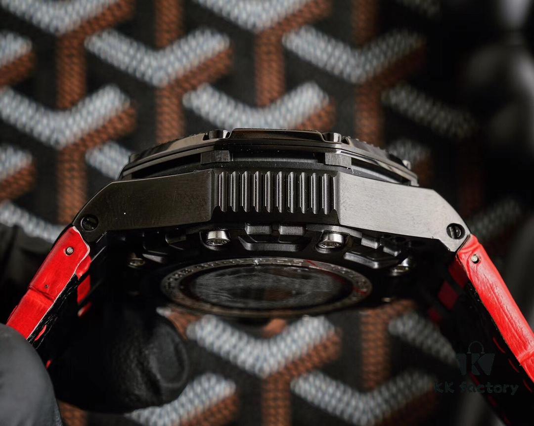 6931a8a7ccd8ab3d7af9d172 Royal Oak Offshore Survivor Limited Edition