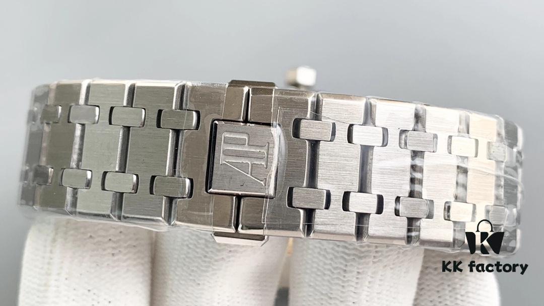 6931a8afccd8ab3d7af9d1fc Royal Oak 15400 Series Men's Watch