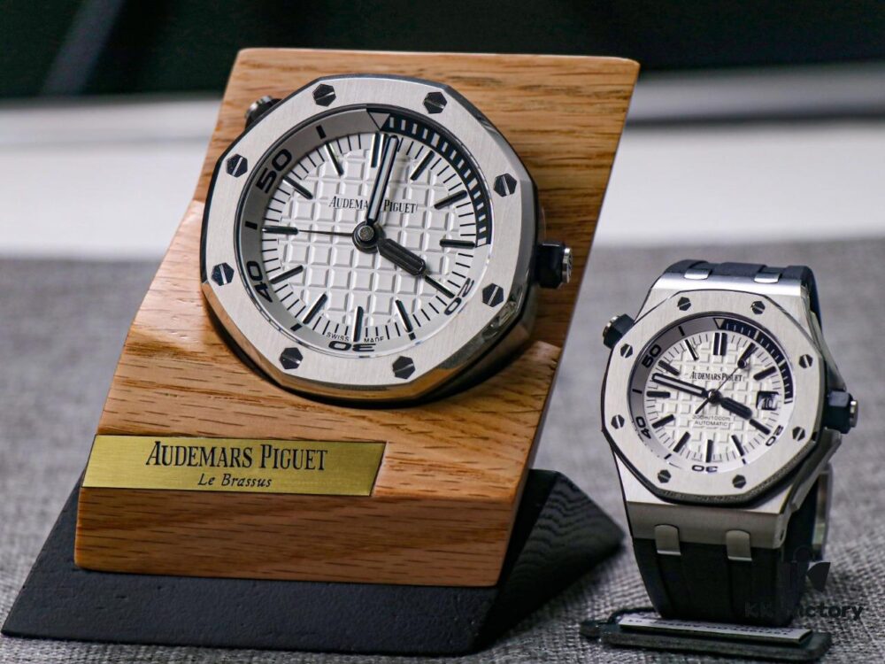 6931a8b0ccd8ab3d7af9d207 TZ Royal Oak Series 15710 Desk Clock / Mini Clock, Soulful Accent for Office, Study, or Cockpit