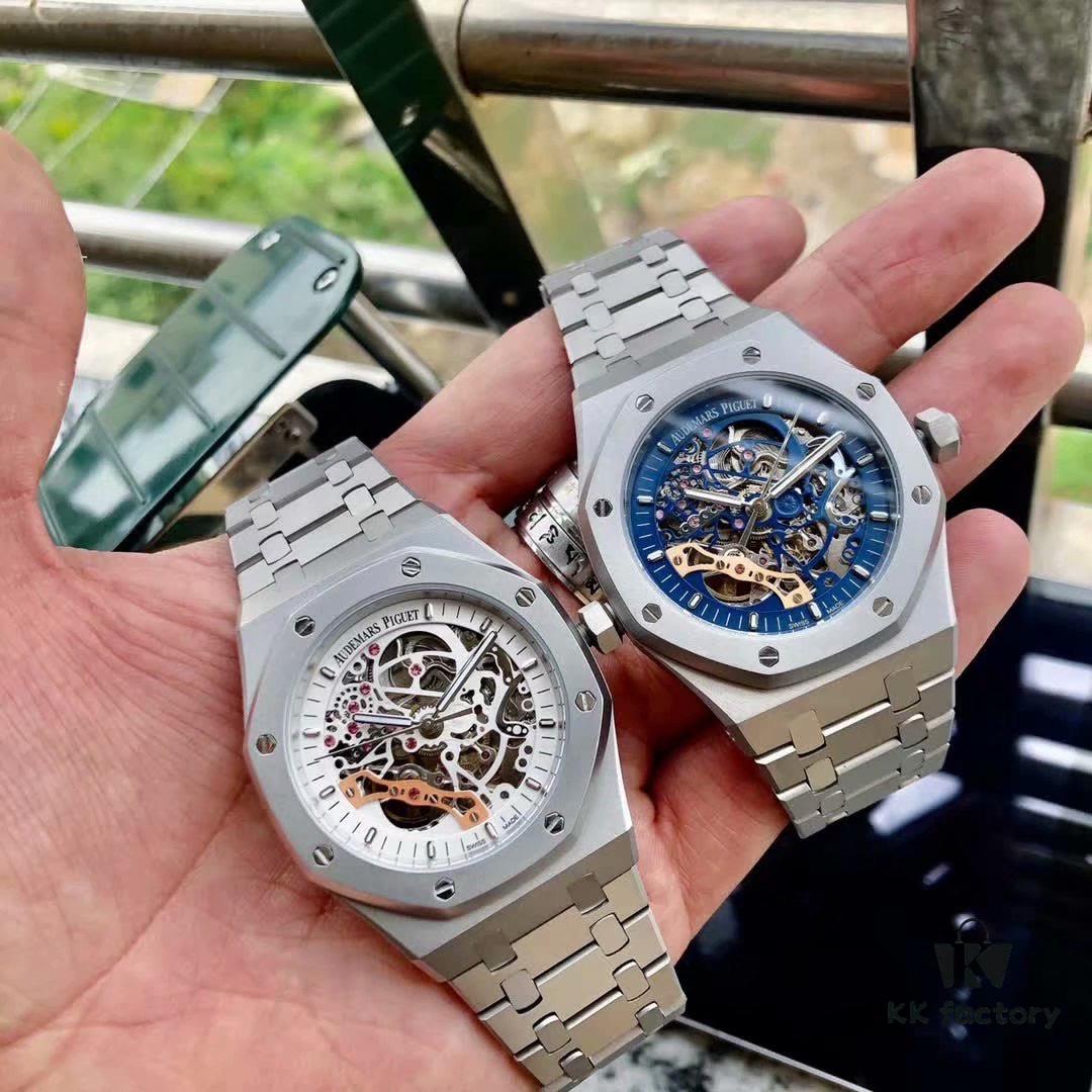 6931a8bbccd8ab3d7af9d2c2 AP Royal Oak Offshore Series! Dial adorned with BOY Tapisserie openwork decoration, delivering a stronger visual impact. The 41mm watch aligns with modern trends, highlighting masculine charisma, brilliantly radiant with substantial texture, featuring an openwork movement, scratch-resistant glass, 316 stainless steel case, and 361 stainless steel bracelet, epitomizing the ultimate classic in vibrant men's timepieces
