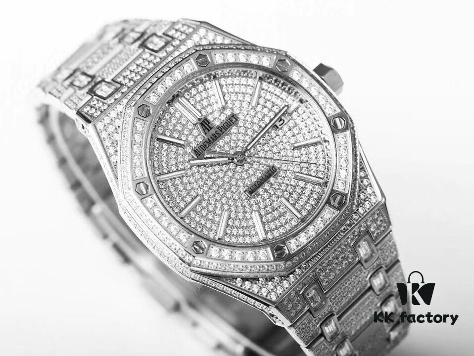 6931a8beccd8ab3d7af9d2ec TZ Royal Oak Series 15452 Men's Full Diamond Pavé Watch (New Version: Side Diamonds, Bracelet Set with Large Square Diamonds, Bar Index Markers, and Built-in Logo)