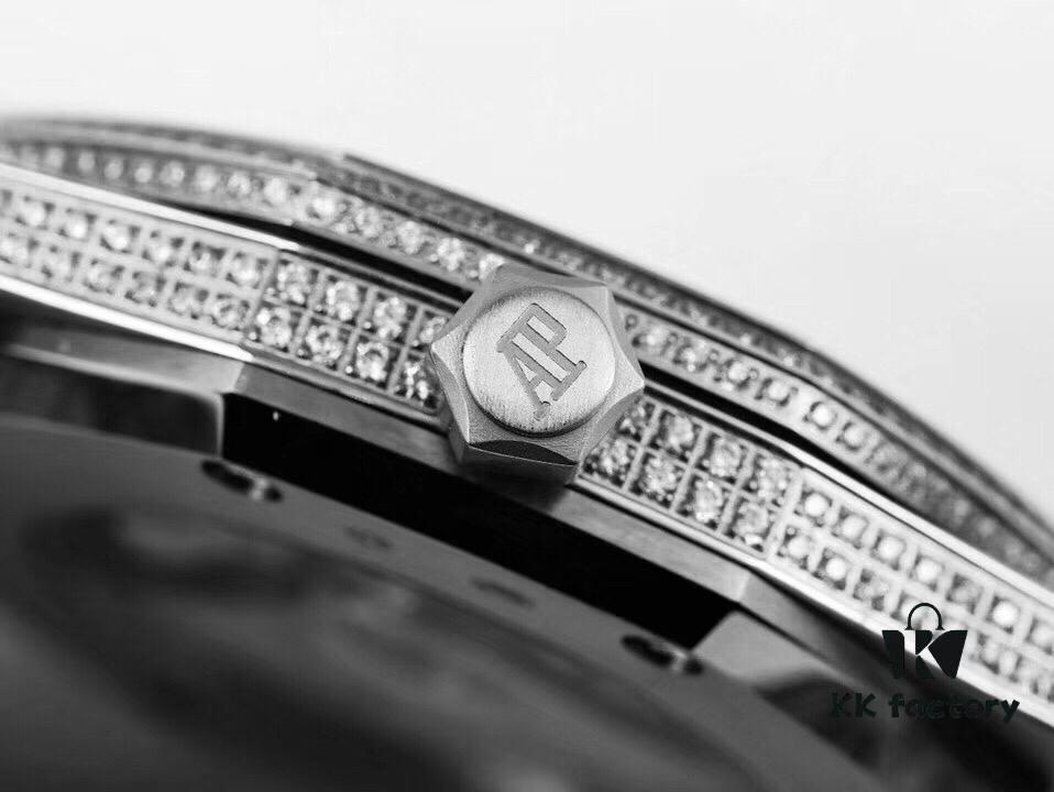 6931a8beccd8ab3d7af9d2ee TZ Royal Oak Series 15452 Men's Full Diamond Pavé Watch (New Version: Side Diamonds, Bracelet Set with Large Square Diamonds, Bar Index Markers, and Built-in Logo)