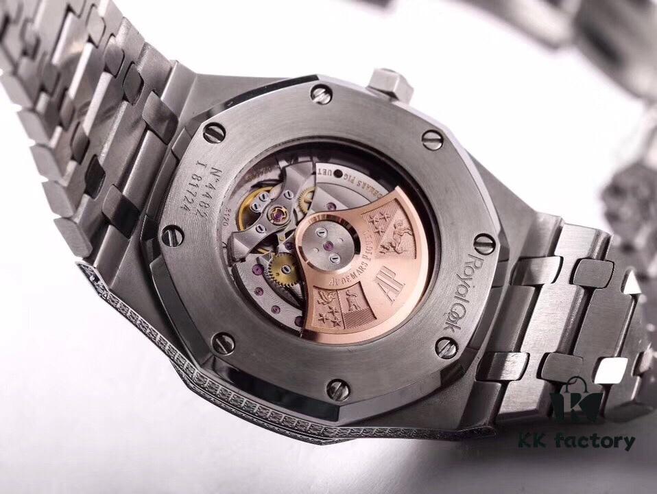 6931a8beccd8ab3d7af9d2f0 TZ Royal Oak Series 15452 Men's Full Diamond Pavé Watch (New Version: Side Diamonds, Bracelet Set with Large Square Diamonds, Bar Index Markers, and Built-in Logo)