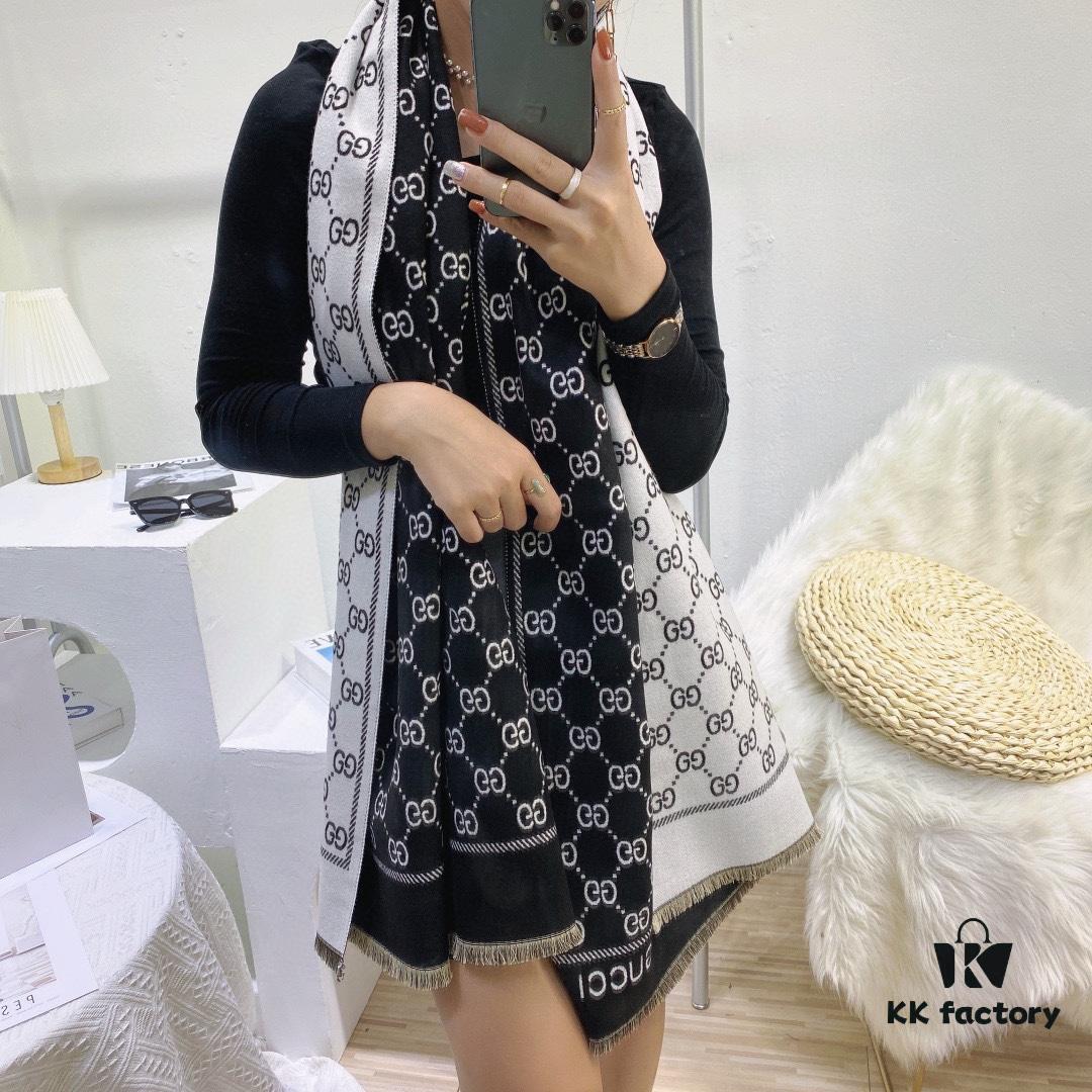 6931a8d6ccd8ab3d7af9d3be GUCCI (Gucci) 2021 Latest Masterpiece: Exquisite Double G Pattern Cashmere Scarf