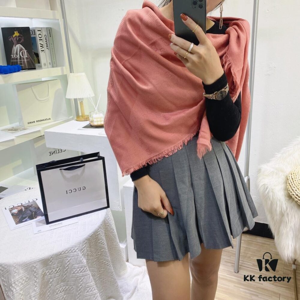 GUCCI 2022 Fall/Winter Wool Scarf Highly Recommended Luxury Double-Sided Square Shawl 140×140 with Iconic GG Logo Pattern