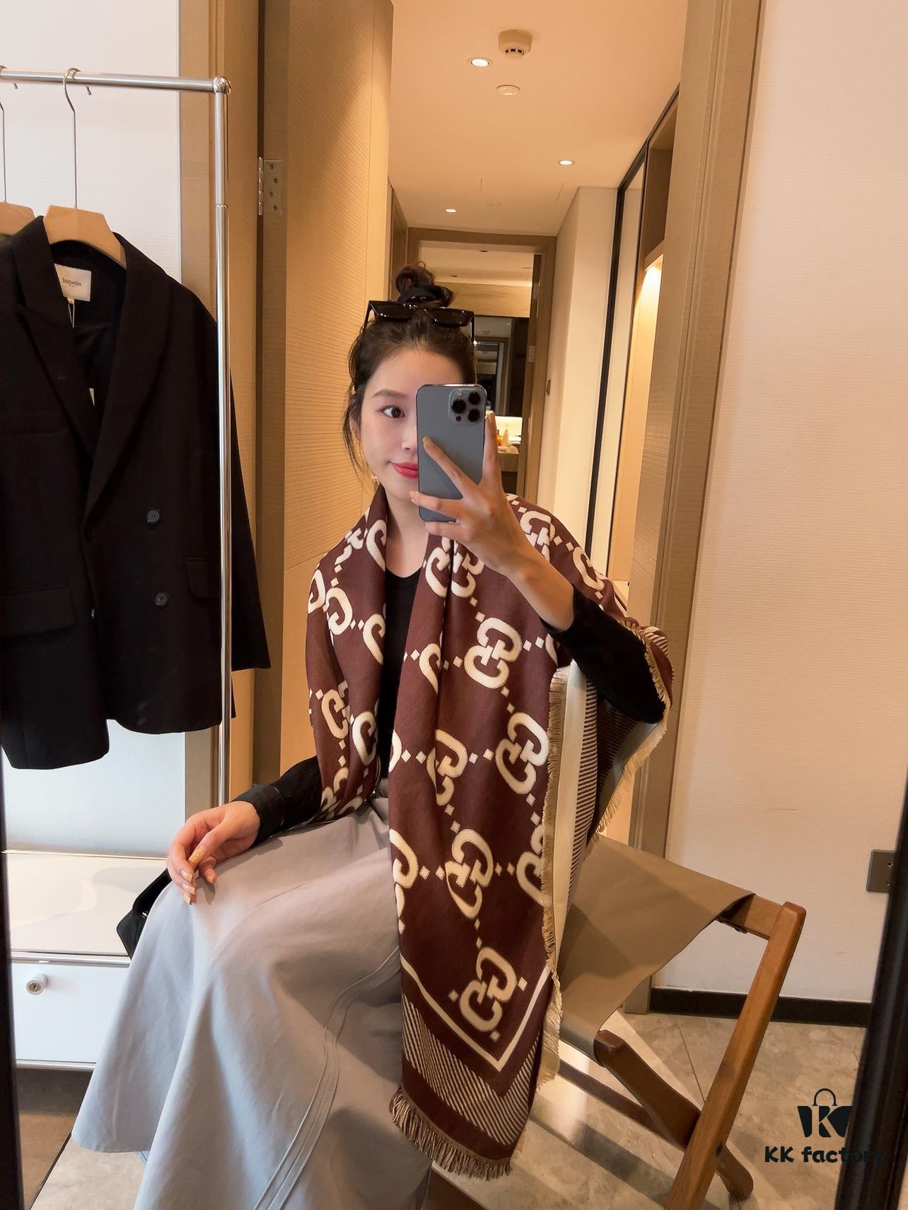 6931a8e2ccd8ab3d7af9d47b Gucci Premium Original Stock Large Scarf 140x140 cm - New 2022 Double-Sided Classic Print in Dual Colors