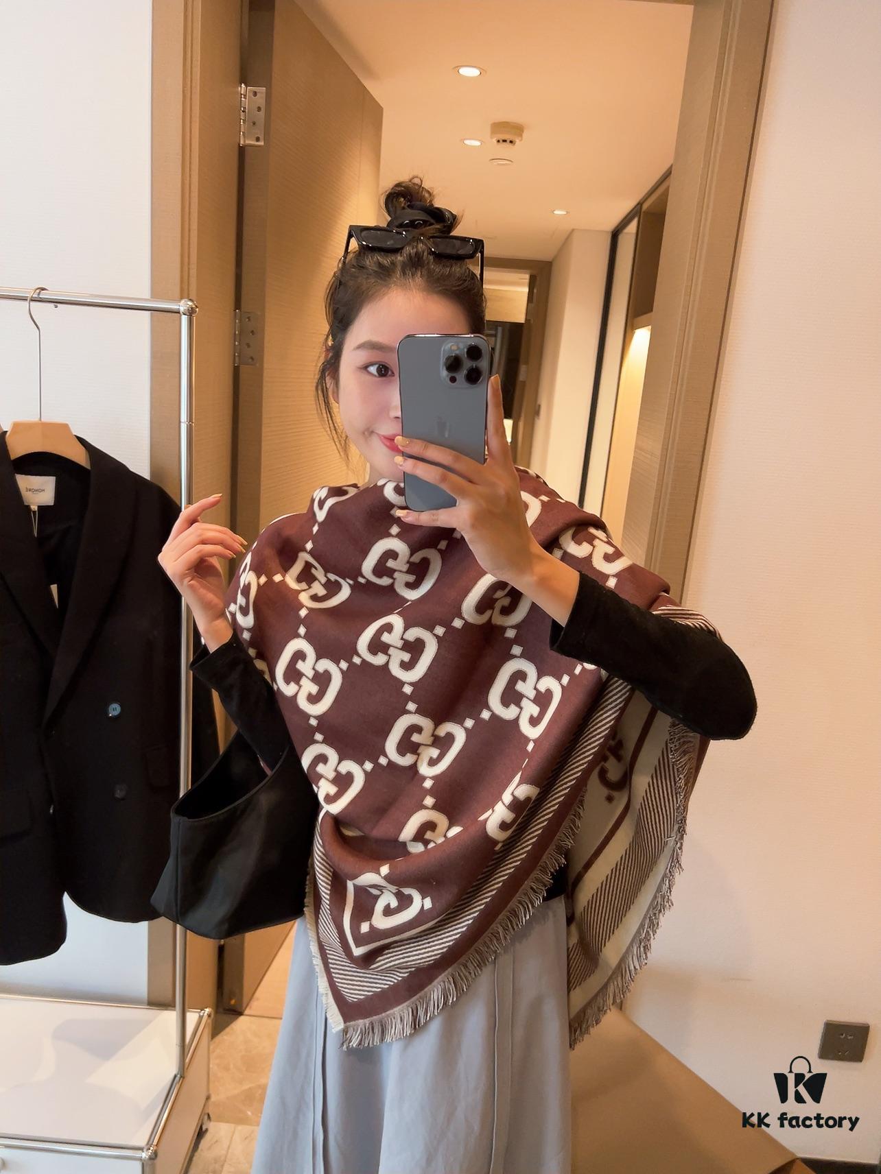 6931a8e2ccd8ab3d7af9d47c Gucci Premium Original Stock Large Scarf 140x140 cm - New 2022 Double-Sided Classic Print in Dual Colors