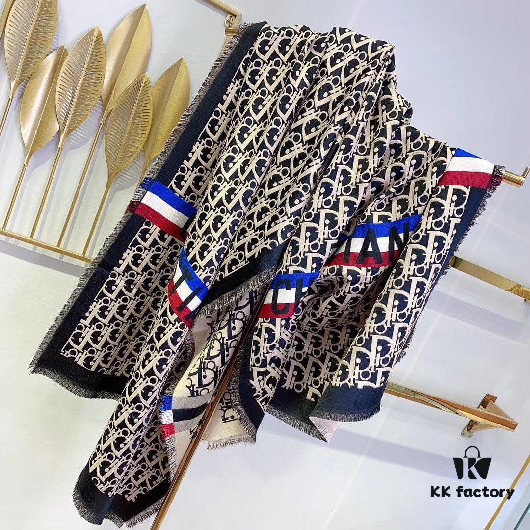 Classic D-Letter Long Scarf – A Timeless Piece to Elevate Elegance and Style