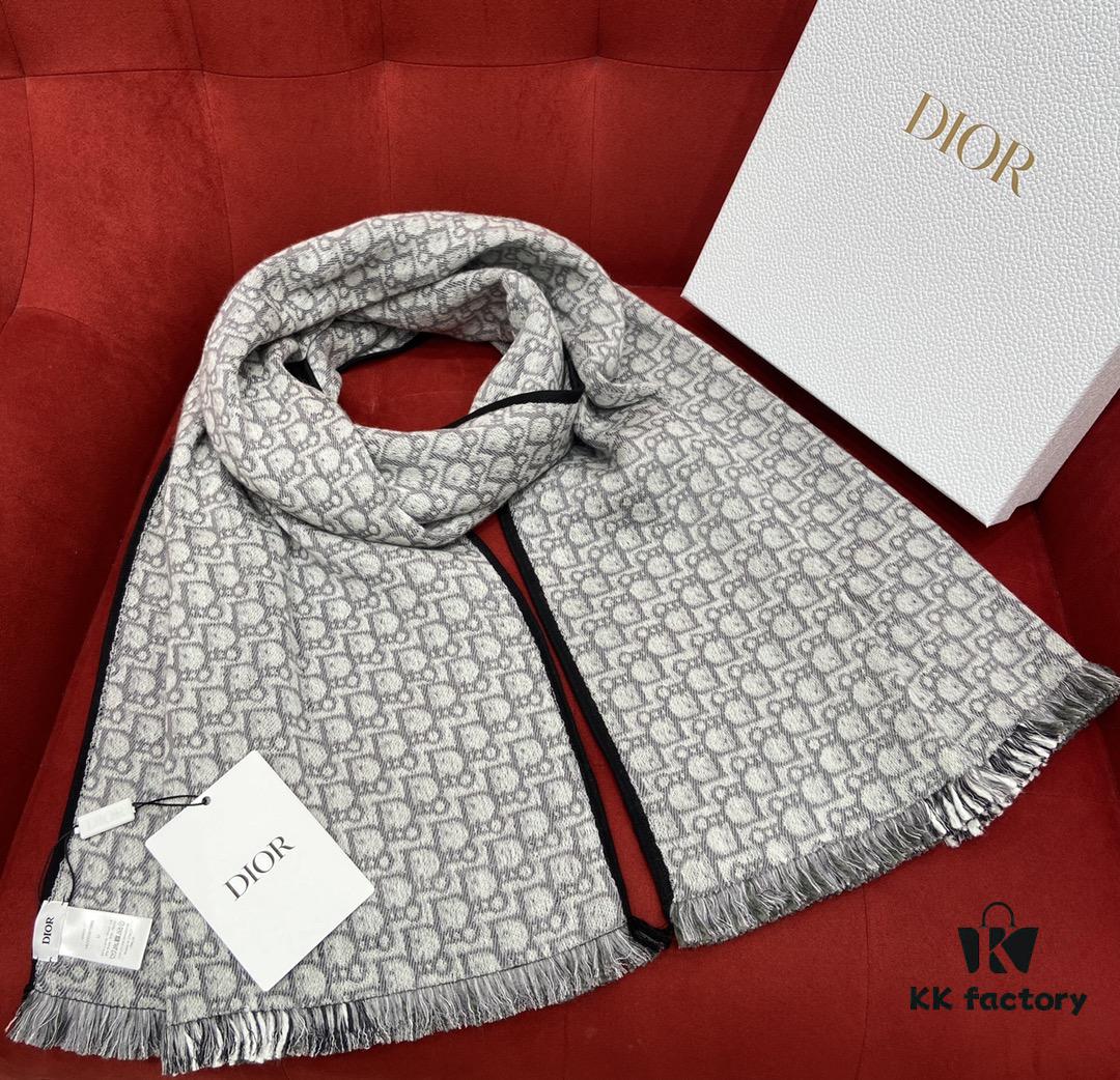 6931a8efccd8ab3d7af9d550 Gray Dior's Latest Autumn/Winter Preppy Double-Sided Scarf – Extremely Versatile, Two Looks in One