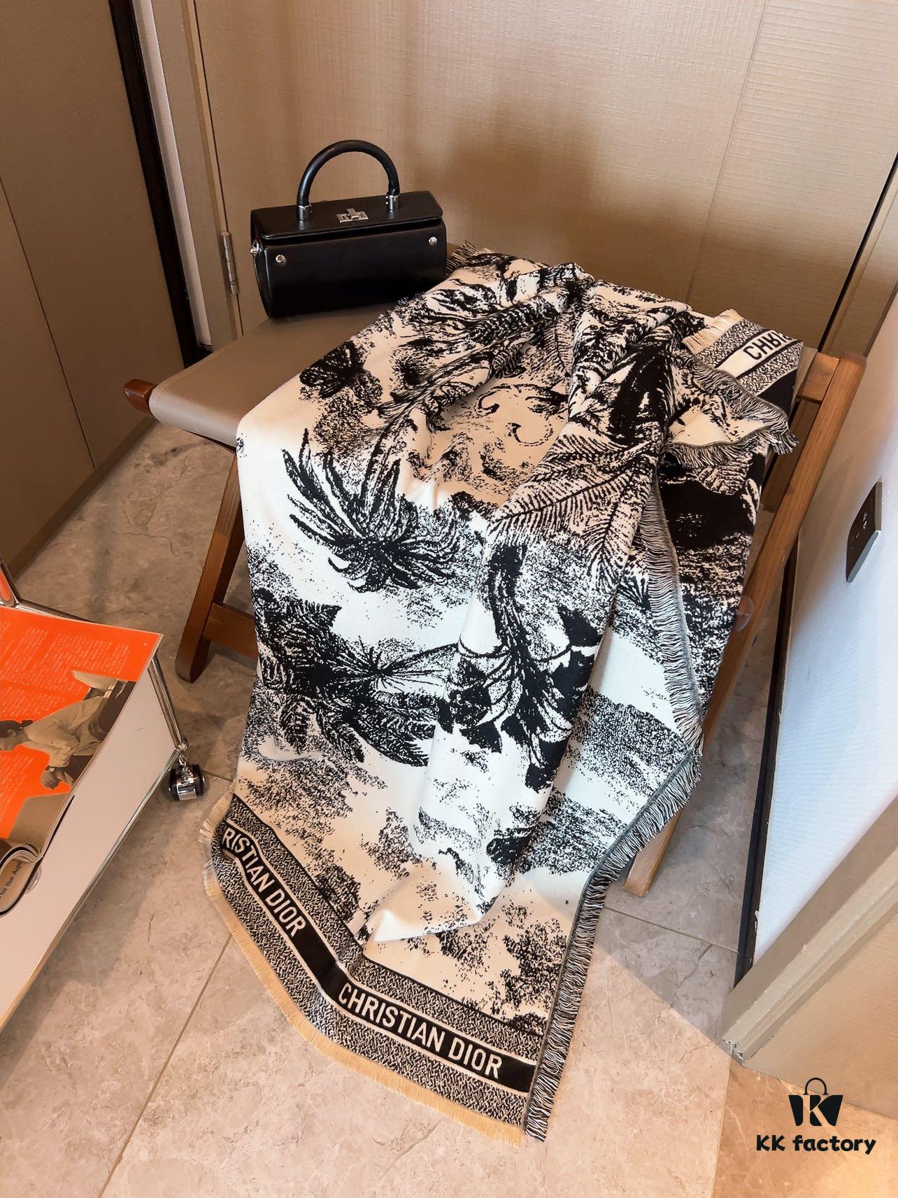 New Arrival❤️ DIOR 2022 Spring Collection 'Rueil Jungle Hand-Drawn Velvet Scarf'