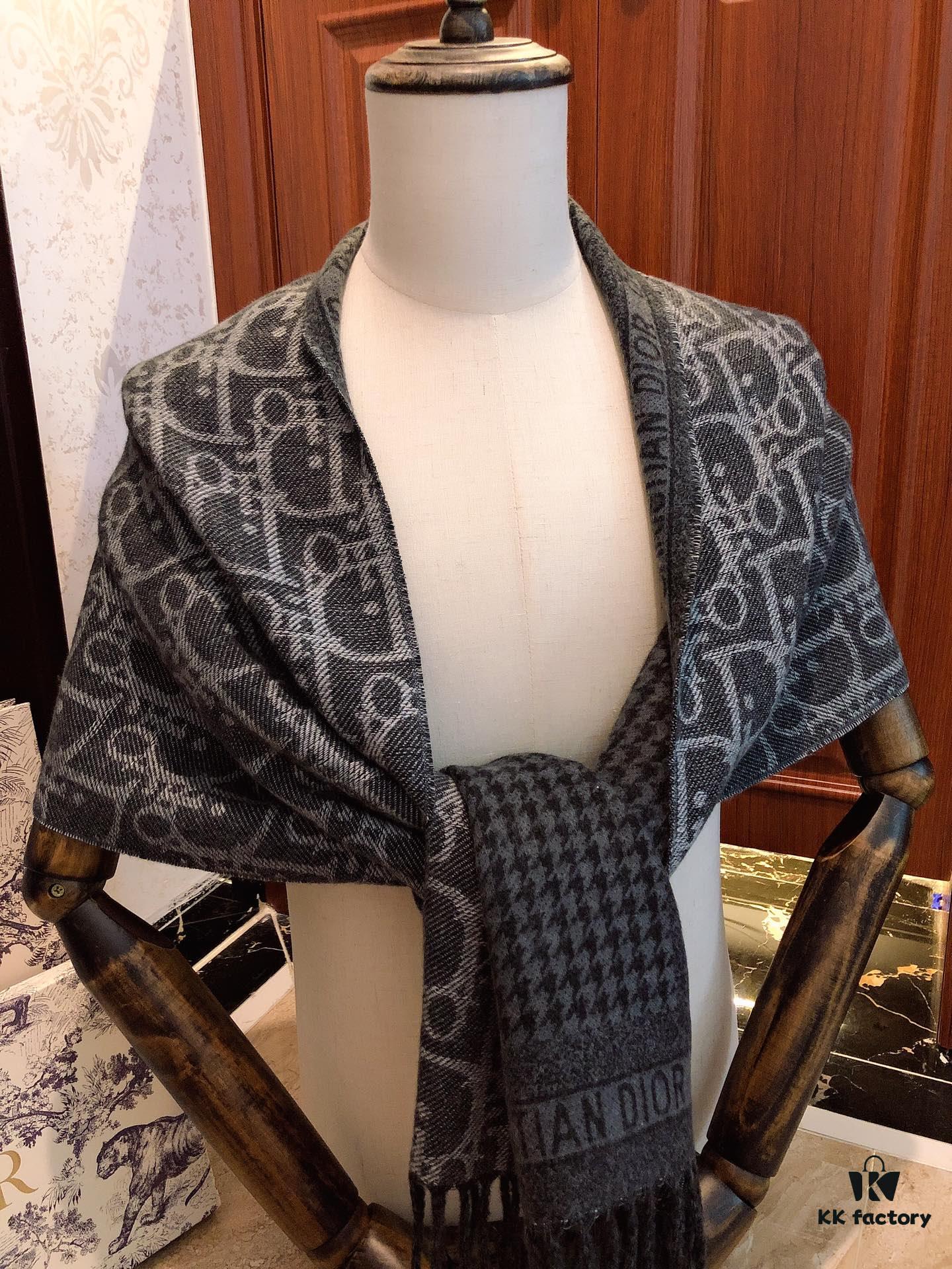 DIOR Latest Scarf, Super Soft and Stylish Double-Sided Design!