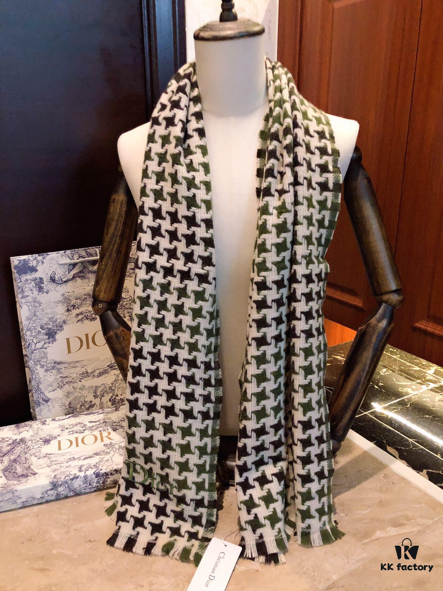 6931a8f8ccd8ab3d7af9d5e8 Dior D House Houndstooth Z Street Style! Classic Logo Embroidery, Houndstooth Pattern Gradually Enlarging from Small to Large, Requiring Extremely High Craftsmanship. Perfect Color Matching, All Timelessly Stylish – A Must-Have in Every Color! Material: 100% Wool