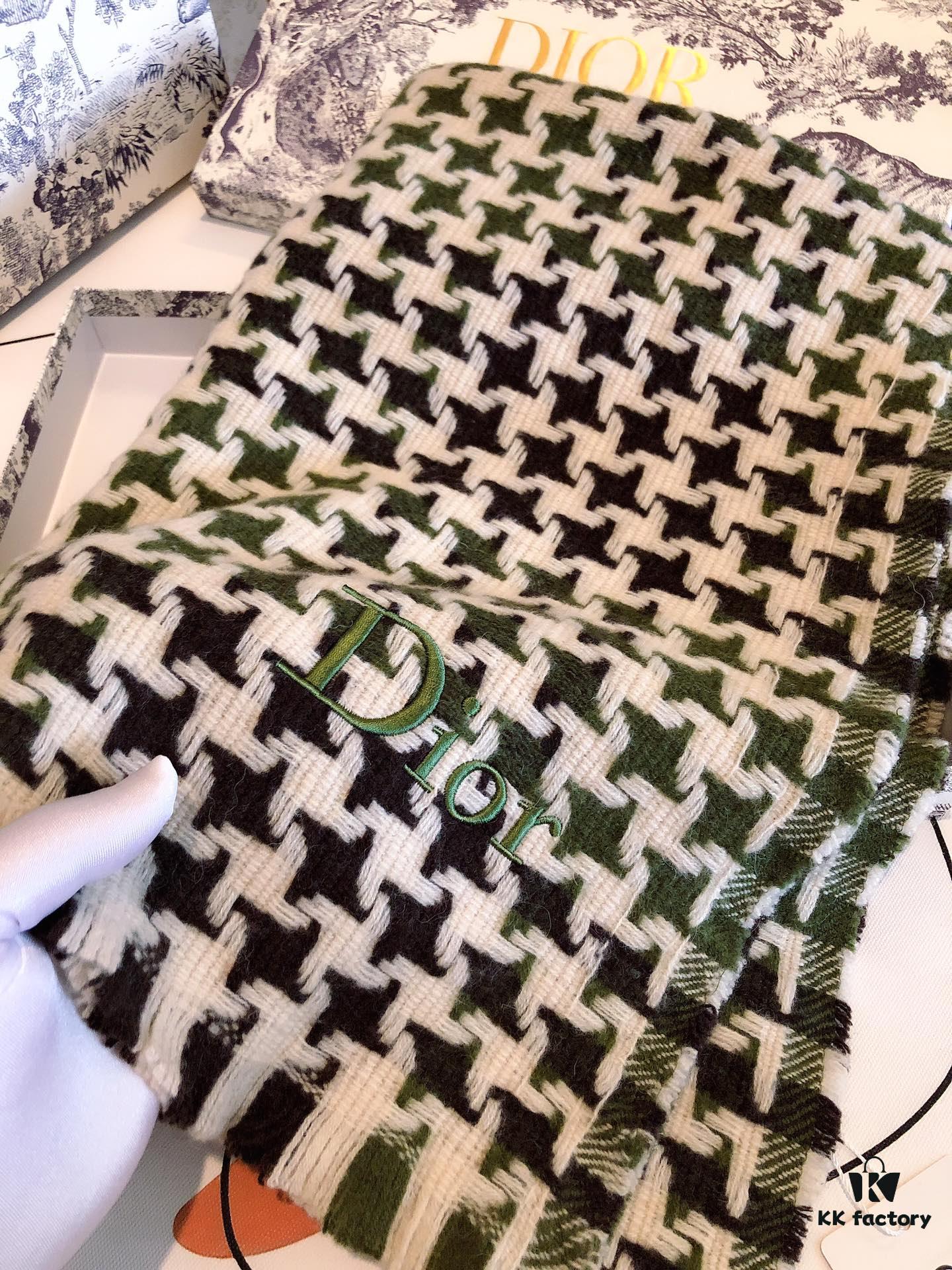 6931a8f8ccd8ab3d7af9d5ec Dior D House Houndstooth Z Street Style! Classic Logo Embroidery, Houndstooth Pattern Gradually Enlarging from Small to Large, Requiring Extremely High Craftsmanship. Perfect Color Matching, All Timelessly Stylish – A Must-Have in Every Color! Material: 100% Wool