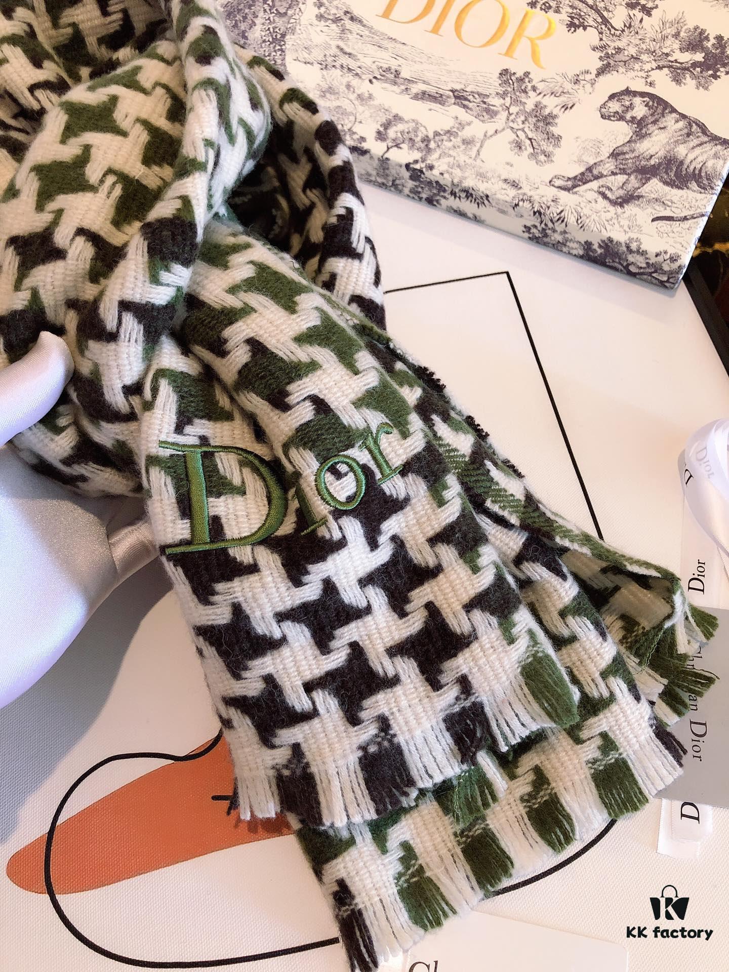 6931a8f8ccd8ab3d7af9d5ee Dior D House Houndstooth Z Street Style! Classic Logo Embroidery, Houndstooth Pattern Gradually Enlarging from Small to Large, Requiring Extremely High Craftsmanship. Perfect Color Matching, All Timelessly Stylish – A Must-Have in Every Color! Material: 100% Wool
