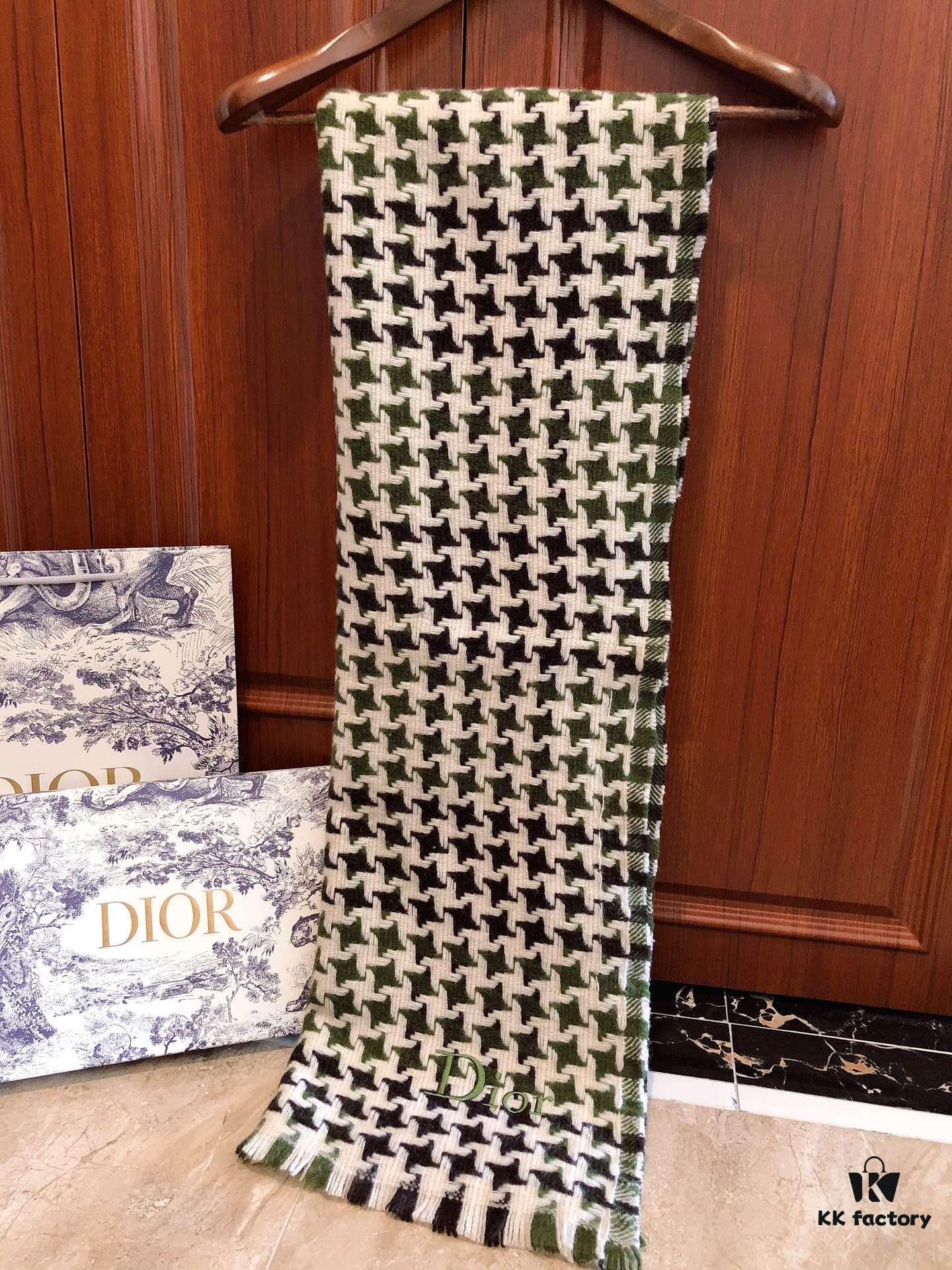 6931a8f8ccd8ab3d7af9d5ef Dior D House Houndstooth Z Street Style! Classic Logo Embroidery, Houndstooth Pattern Gradually Enlarging from Small to Large, Requiring Extremely High Craftsmanship. Perfect Color Matching, All Timelessly Stylish – A Must-Have in Every Color! Material: 100% Wool