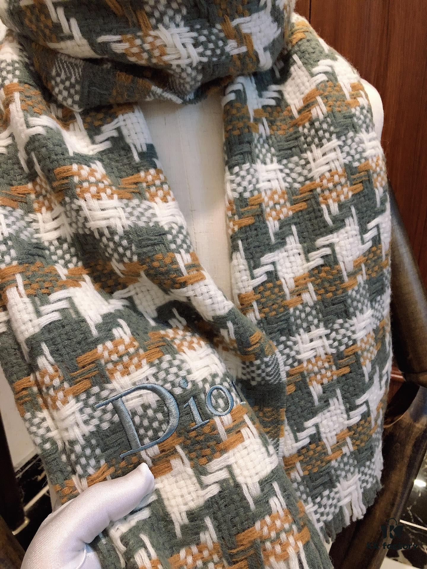 6931a8f9ccd8ab3d7af9d5f3 Dior D-House Houndstooth Z-Street Style! Classic logo embroidery, houndstooth pattern arranged from small to large, requiring extremely high craftsmanship. All four colorways are classically stylish—each one a must-have! Material: 100% wool