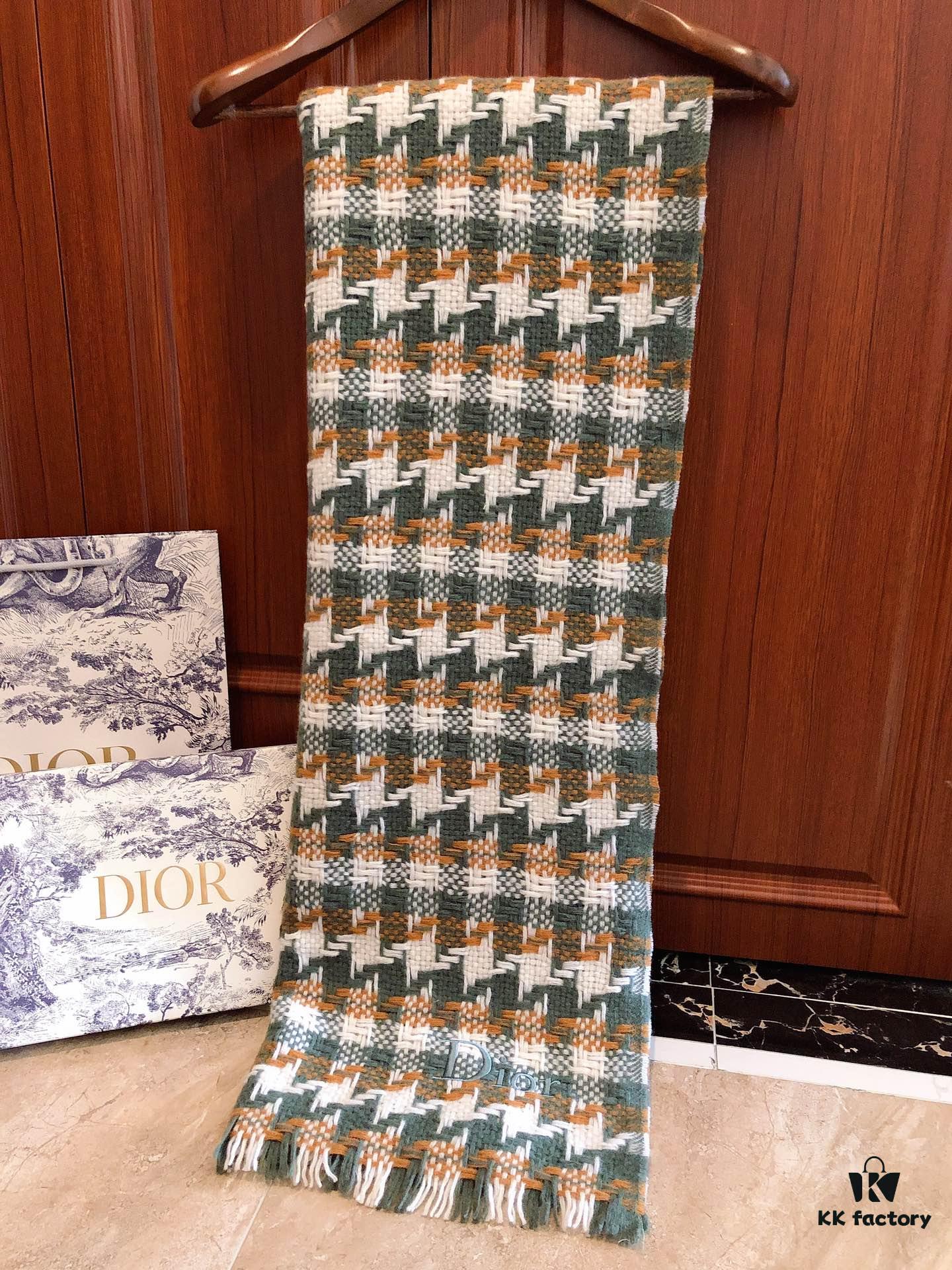 6931a8f9ccd8ab3d7af9d5f8 Dior D-House Houndstooth Z-Street Style! Classic logo embroidery, houndstooth pattern arranged from small to large, requiring extremely high craftsmanship. All four colorways are classically stylish—each one a must-have! Material: 100% wool
