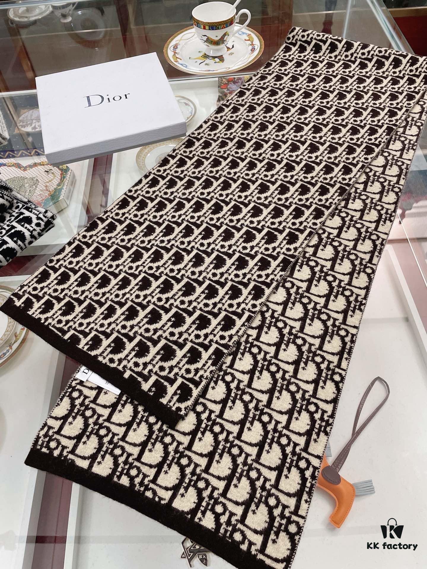 6931a8f9ccd8ab3d7af9d5fc Dior · Classic Autumn-Winter Knit Bicolor Jacquard Cashmere Scarf 30*200cm