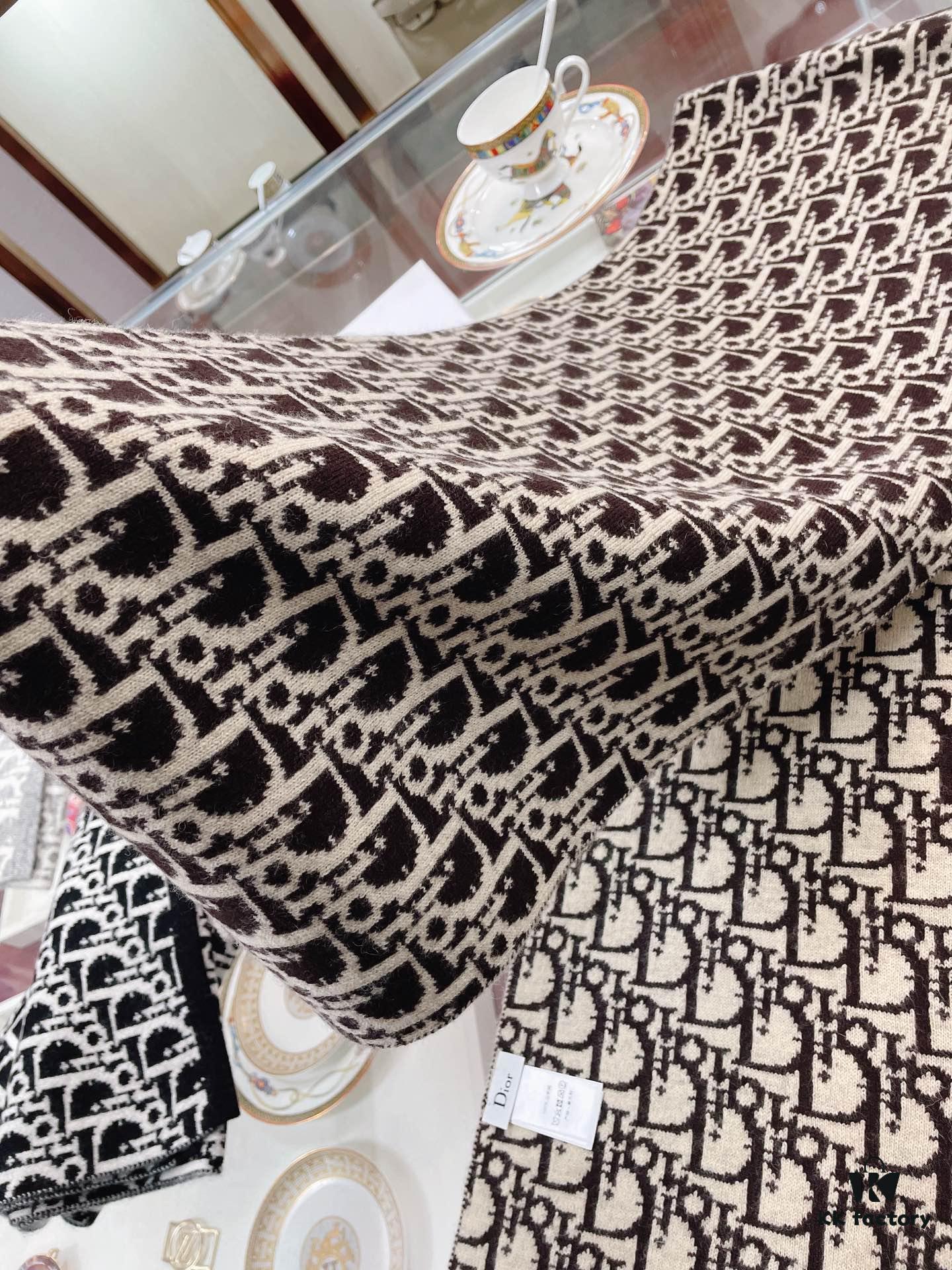 6931a8f9ccd8ab3d7af9d5fd Dior · Classic Autumn-Winter Knit Bicolor Jacquard Cashmere Scarf 30*200cm