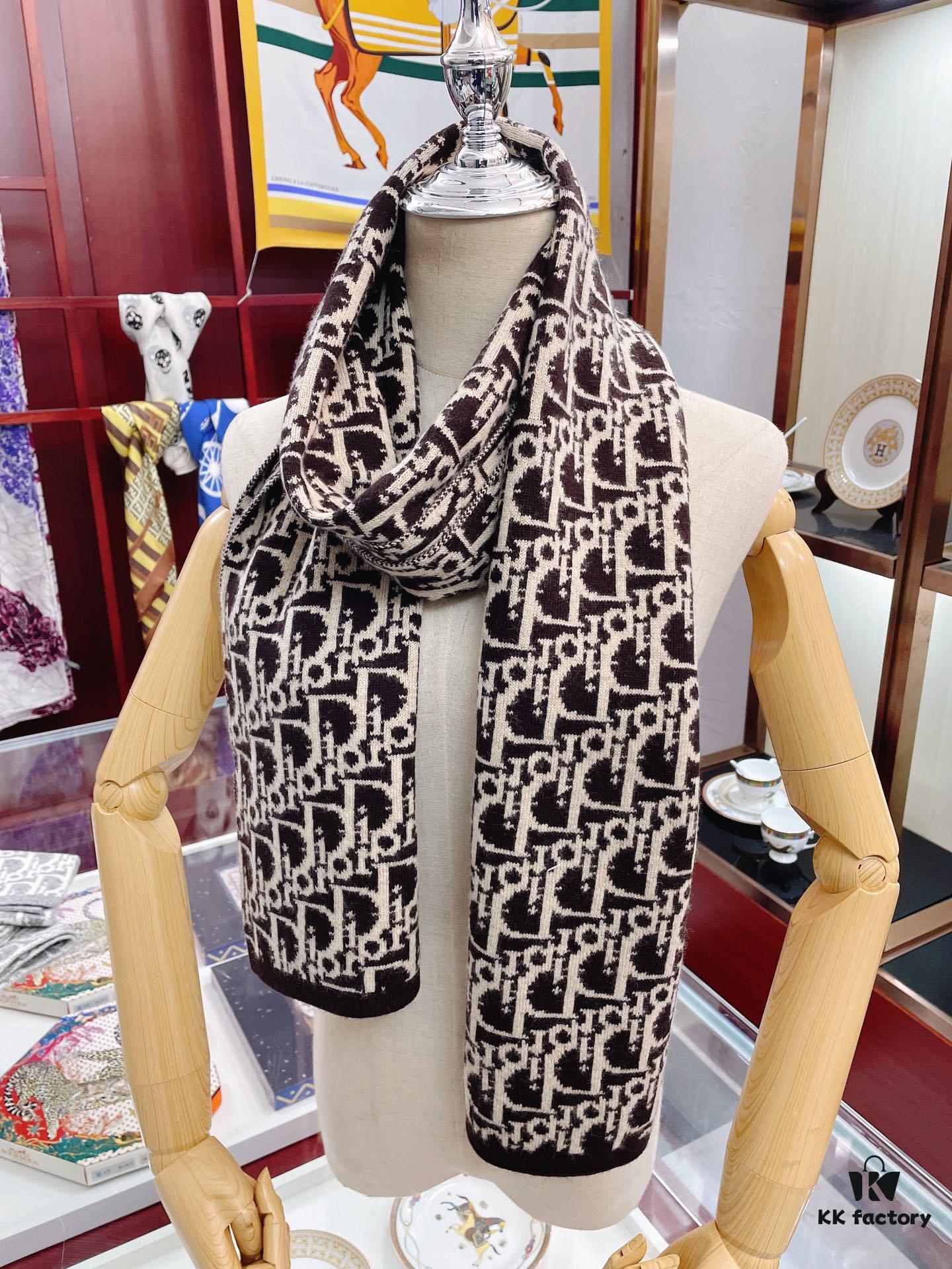 6931a8faccd8ab3d7af9d601 Dior · Classic Autumn-Winter Knit Bicolor Jacquard Cashmere Scarf 30*200cm
