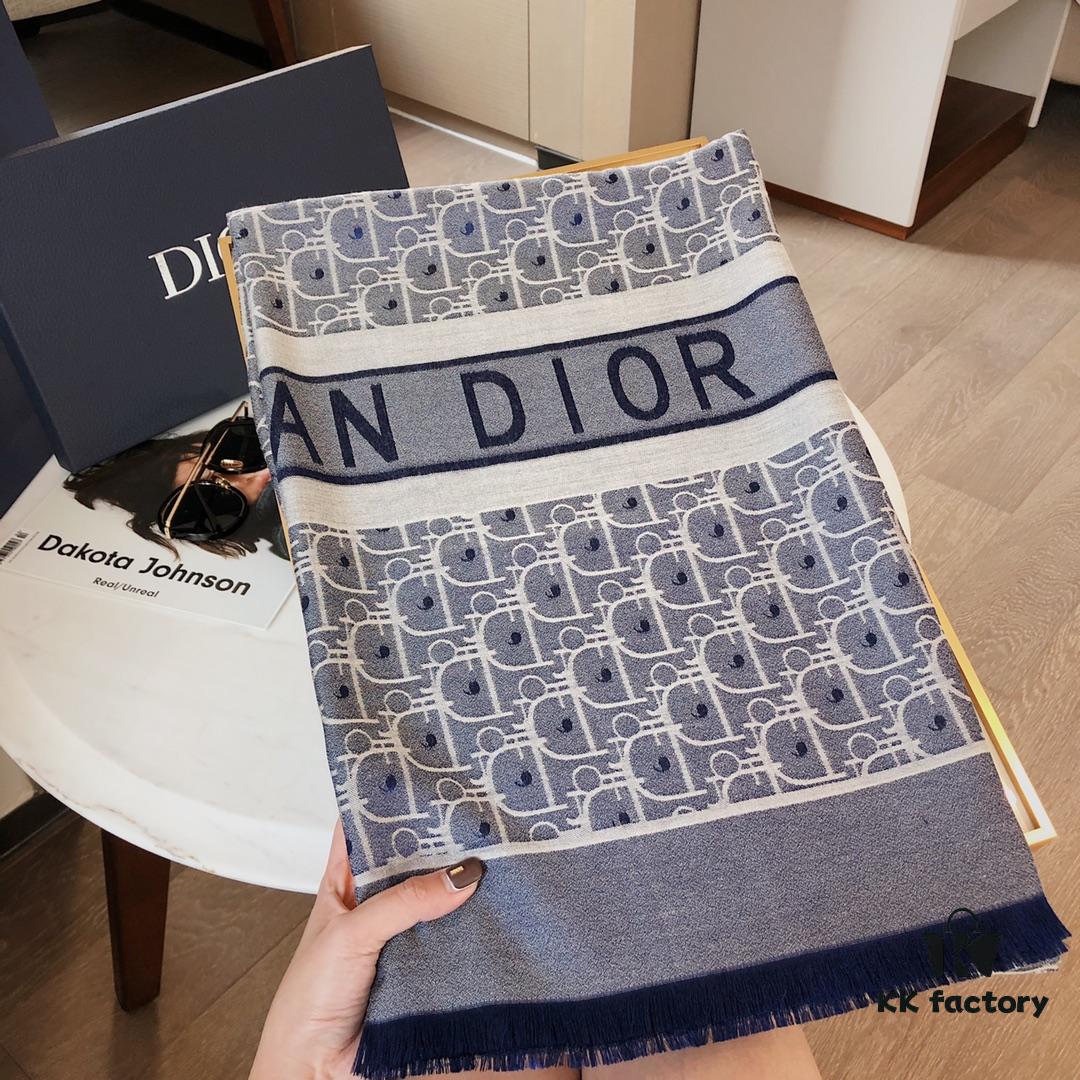 6931a8faccd8ab3d7af9d609 Premium Blue Dior-Style Packaging, Includes Card, Ribbon, Invoice, UnionPay Gift Set 🌹 Export Surplus from Italy, Once Sold Out, No Restocking. High-Quality Tencel Cotton Jacquard Scarf, Suitable for All Seasons, Soft and Skin-Friendly. 4 Designs, 8 Colors Each, Limited Stock Under 50,000 Pieces. Size: Approx. 180×70 cm. Wholesale Orders Welcome for Boutiques