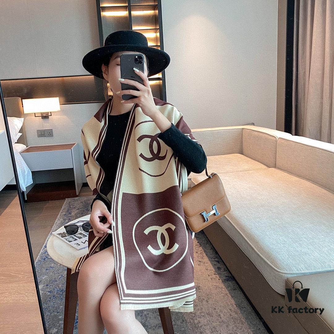 6931a901ccd8ab3d7af9d67c Cashmere Blend CHANEL (Chanel) 💋💋💋 Elegant Classic Chanel Logo