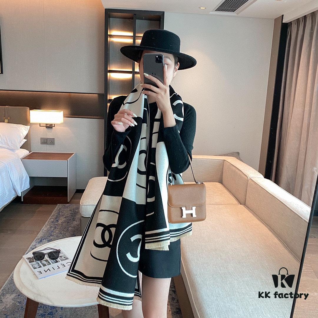 6931a901ccd8ab3d7af9d67f Cashmere Blend CHANEL (Chanel) 💋💋💋 Elegant Classic Chanel Logo