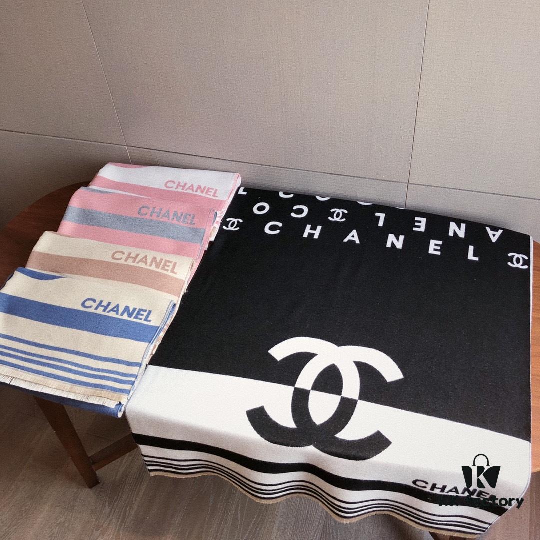 6931a907ccd8ab3d7af9d6e2 European Edition Exclusive 🌹🌹🌹 New Style Coco Chanel Cashmere-Like Yarn Jacquard Scarf 🧣 Fashionable Luxury Brand Style, Exquisite Craftsmanship, In Stock. Excellent Fit and Drape. High Cost-Performance for Gifting or Personal Use. Size: Approx 180×65 cm, Weight: 320g+