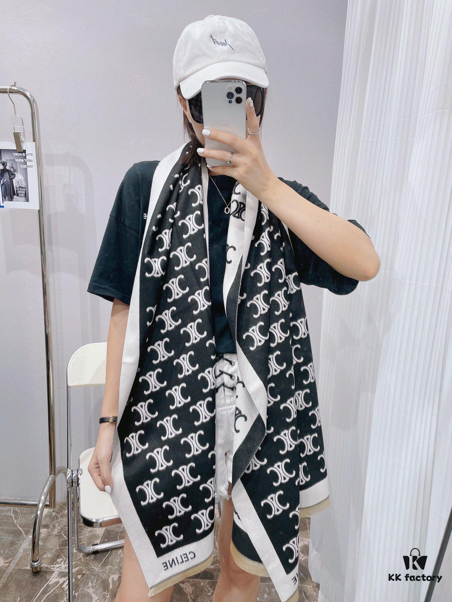 6931a911ccd8ab3d7af9d776 CELINE New Arrival Exquisitely Designed, Stylish and Warm-Resistant Piece