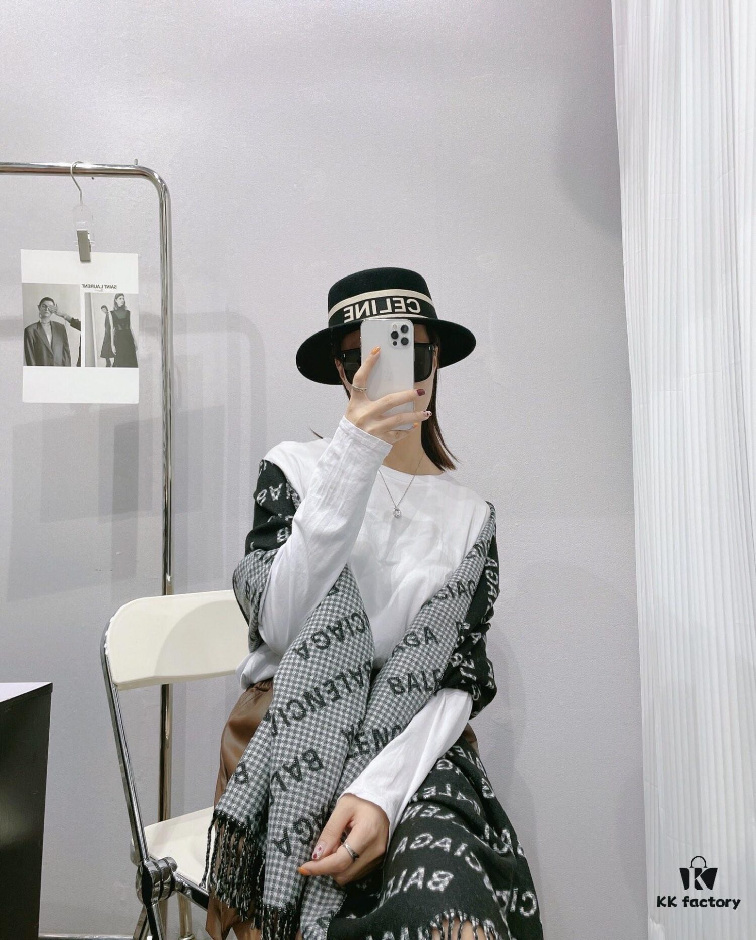 6931a915ccd8ab3d7af9d7bd Balenciaga: A Great Scarf Lies in Every Detail