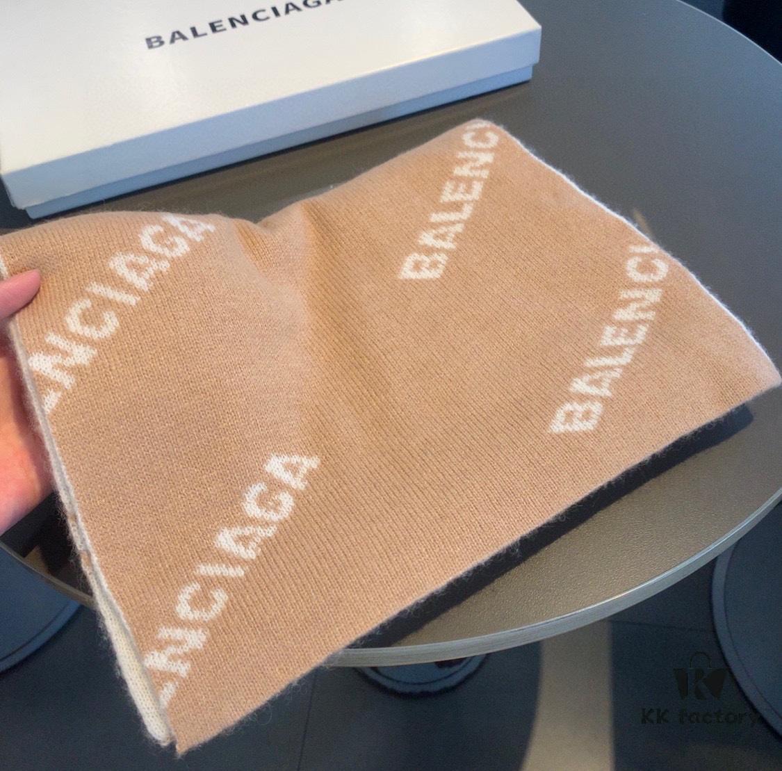 6931a917ccd8ab3d7af9d7e1 Balenciaga, synonymous with fashion and youth, perfect black and white combination, a must-have for trendsetters! 100% cashmere! Elegant logo jacquard! Soft and skin-friendly texture! New autumn/winter scarf (boutique style) 38x200 cm