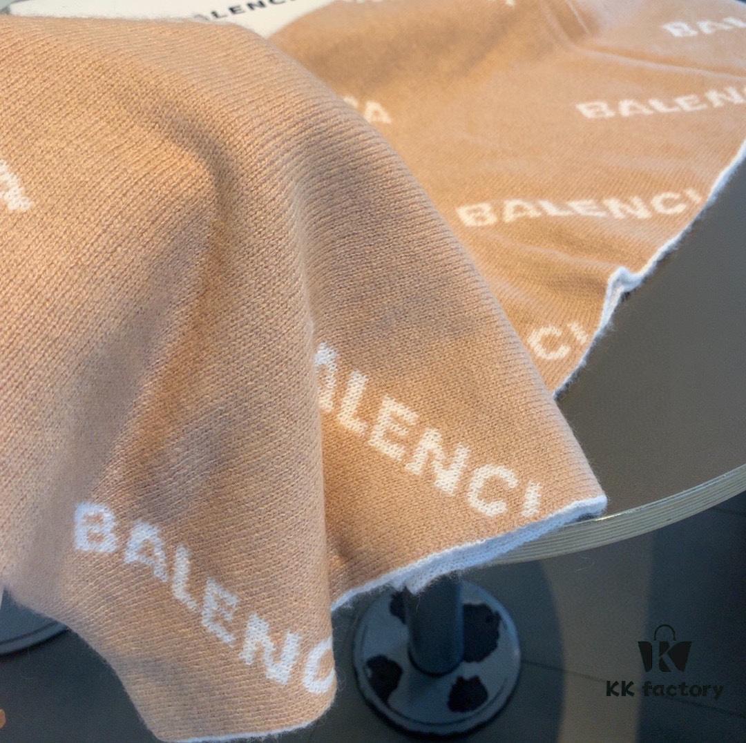 6931a918ccd8ab3d7af9d7e7 Balenciaga, synonymous with fashion and youth, perfect black and white combination, a must-have for trendsetters! 100% cashmere! Elegant logo jacquard! Soft and skin-friendly texture! New autumn/winter scarf (boutique style) 38x200 cm