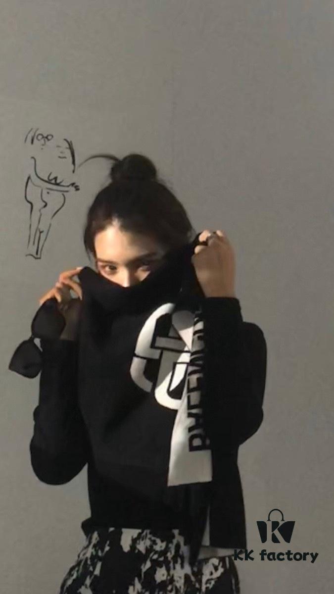 6931a91cccd8ab3d7af9d830 Balenciaga 100% Cashmere Scarf, 2020 Fall/Winter New Arrival, Black and White Color Block, Elegant Logo Jacquard, Soft and Skin-Friendly, Long Scarf 45*180cm, Solid Color (Retail Style)
