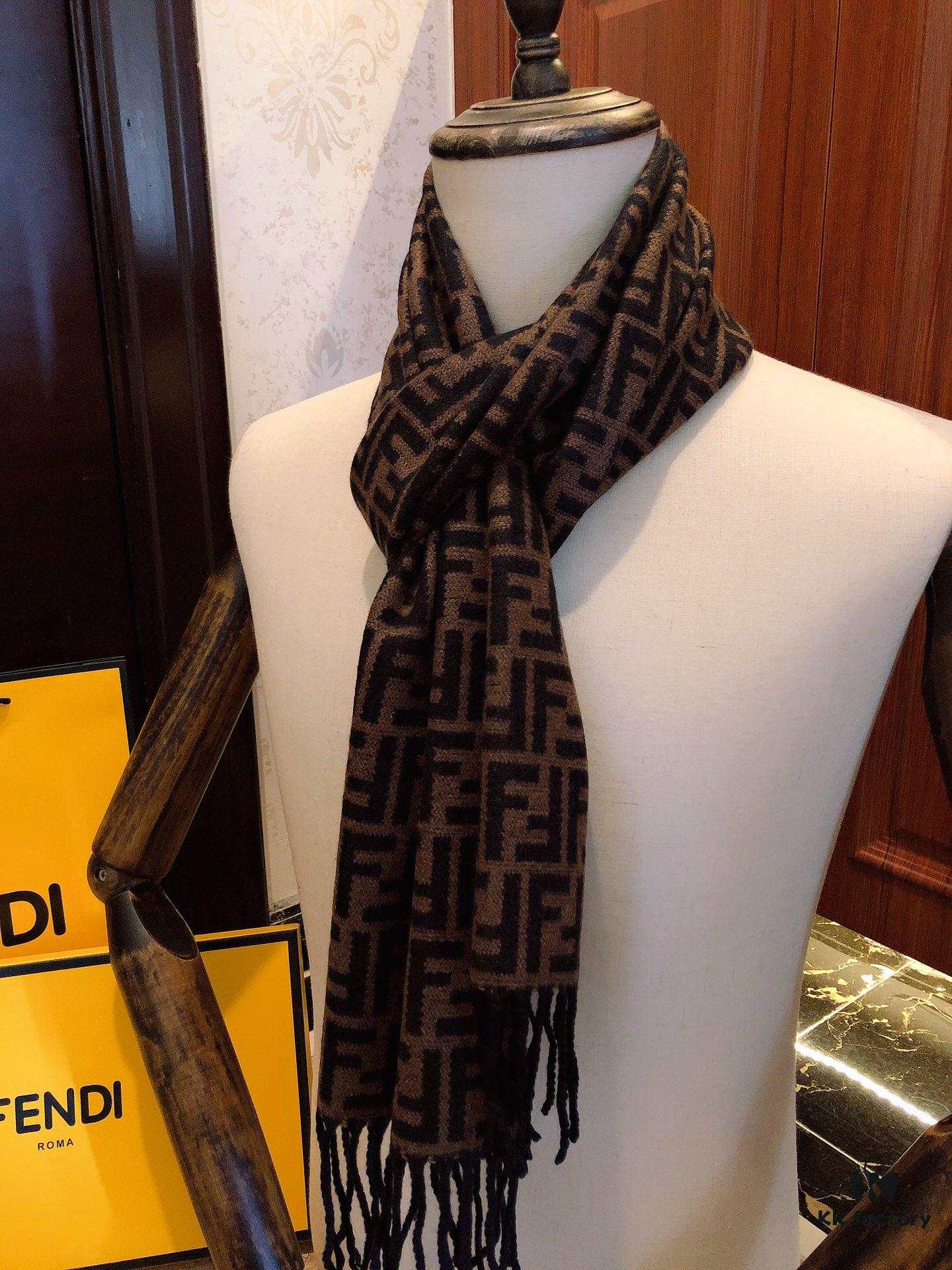FENDI (Fendi) Same as Boutique High-End Scarf
