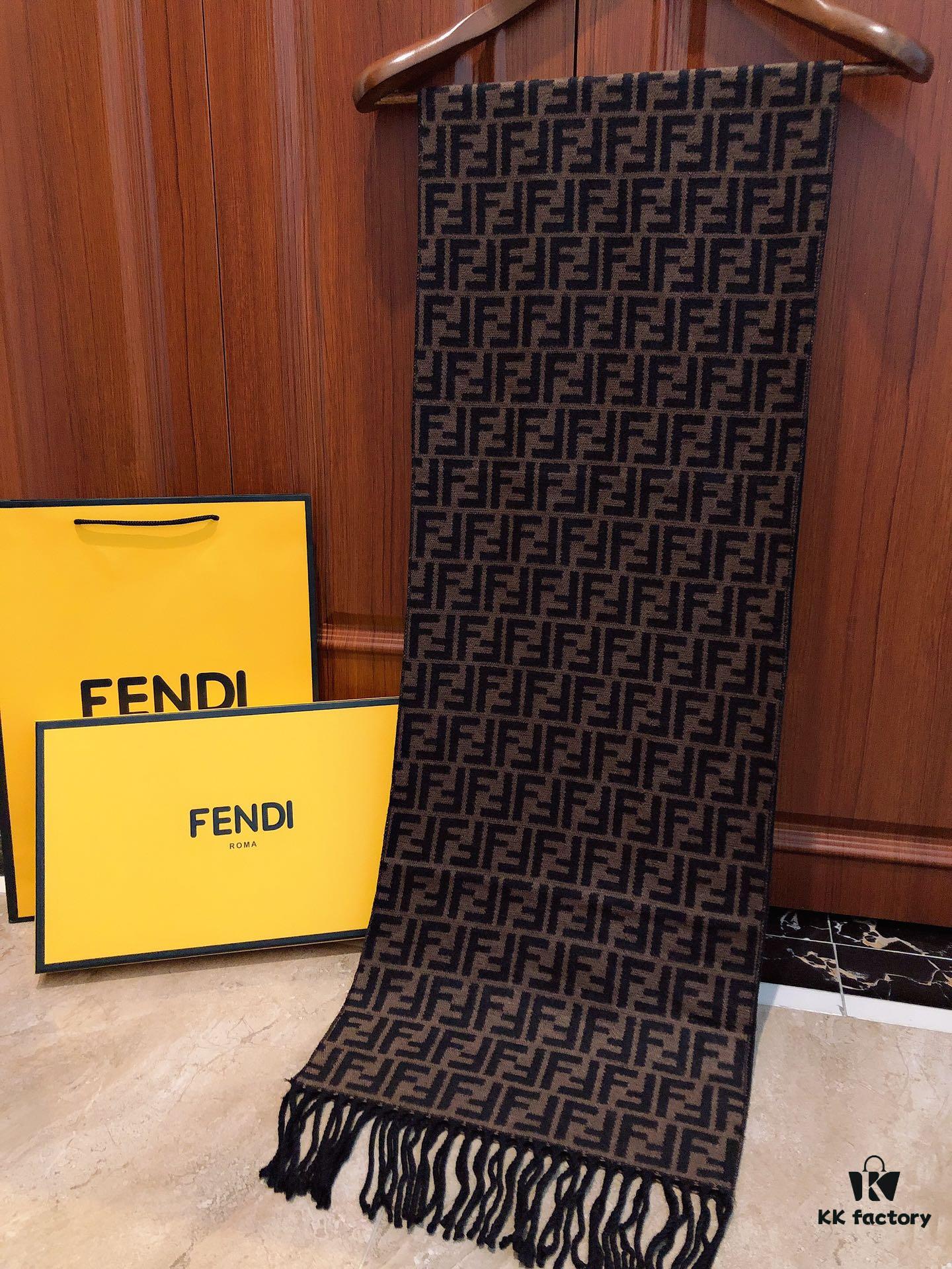 FENDI (Fendi) Same as Boutique High-End Scarf
