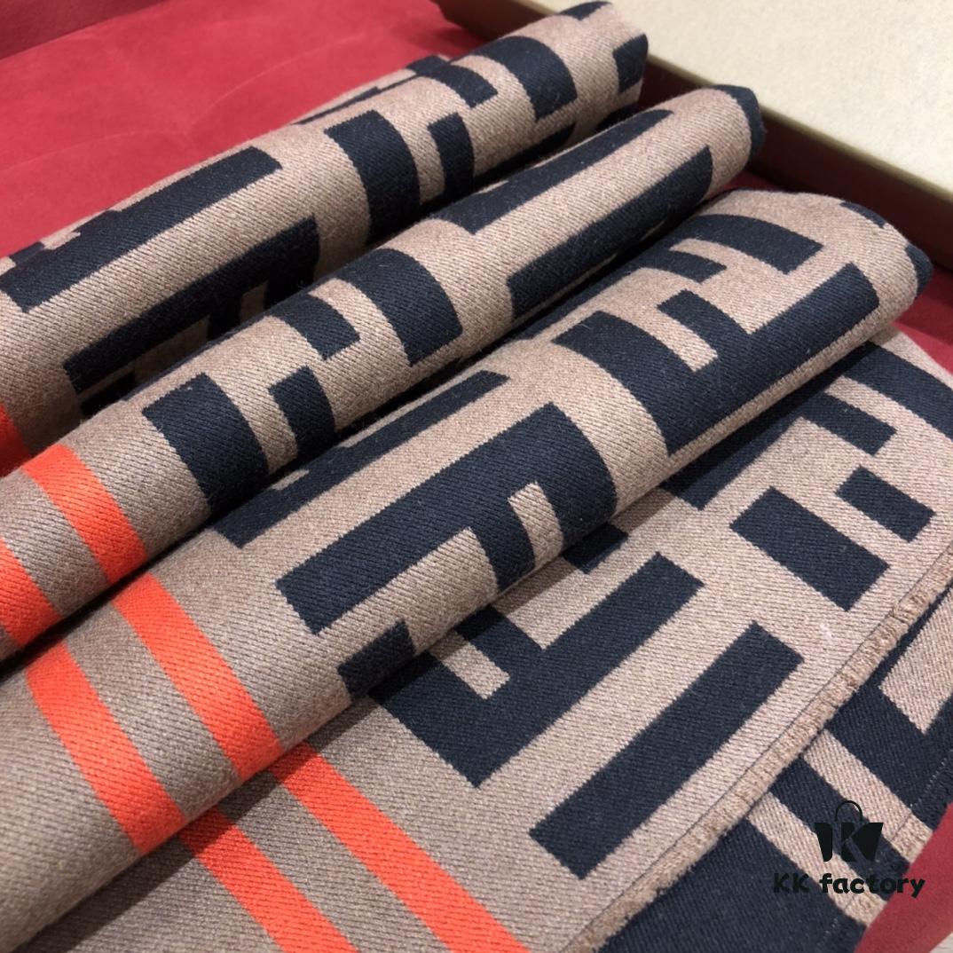 6931a926ccd8ab3d7af9d8ce FENDI This Autumn-Winter's Most Stylish FENDI🖤 Classic FF Monogram Cape, Retro and Elegant, Double-Sided Color, Versatile and Chic, 95% Wool 5% Silk, 140cm x 140cm