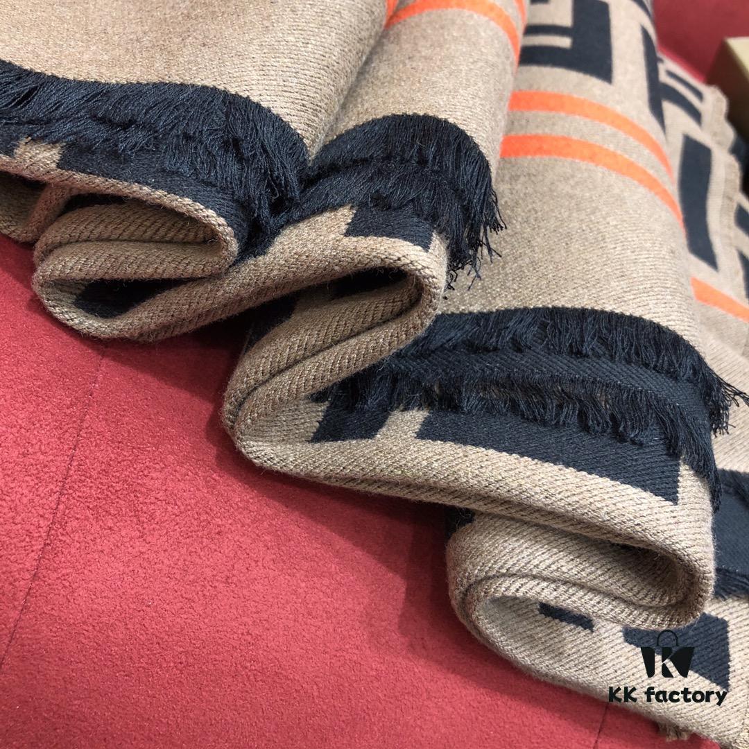 6931a927ccd8ab3d7af9d8d0 FENDI This Autumn-Winter's Most Stylish FENDI🖤 Classic FF Monogram Cape, Retro and Elegant, Double-Sided Color, Versatile and Chic, 95% Wool 5% Silk, 140cm x 140cm