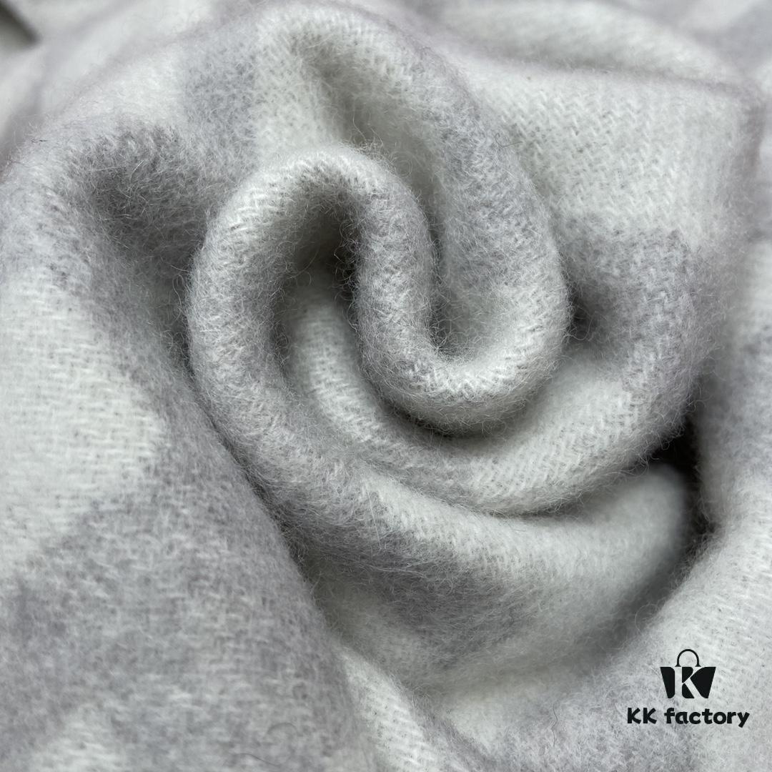6931a928ccd8ab3d7af9d8eb In Stock & Ready to Ship - Fendi Large Fringe Logo Double-Sided Cashmere Scarf, FF Monogram in Perfect Autumn-Winter Hue, 100% Premium Cashmere, Ultra Warm and Exceptionally Soft, 170×45cm