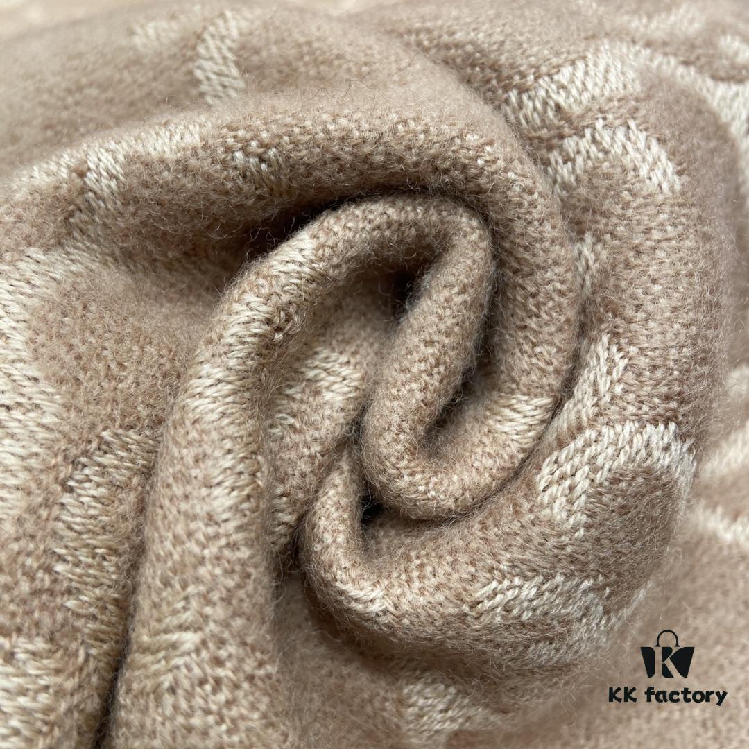 6931a92dccd8ab3d7af9d934 FENDI Autumn-Winter New Arrival Scarf – Soft, Elegant Colors That Exude Charm; Perfect for Daily Wear as a Neck Warmer or Shawl! Reversible Design, Non-Irritating, Thick and Fine Texture with 51% Wool and 49% Cashmere, 38*215cm
