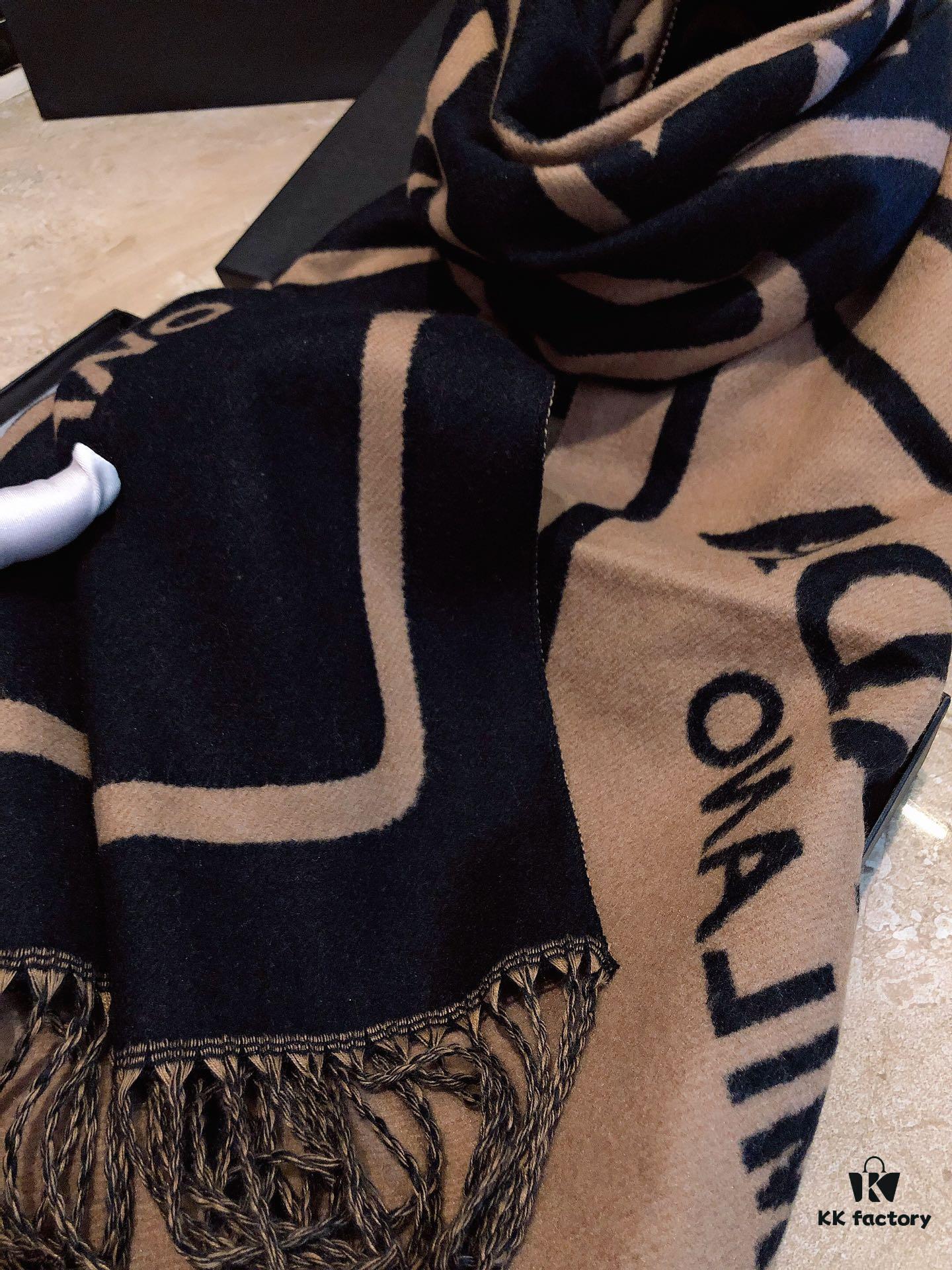 6931a92eccd8ab3d7af9d950 Prada Latest Couple Scarf Double-Sided Jacquard Scarf, Large and Minimalist, The Ultimate Choice for Successful Men, Classic Pattern with Logo Design, Fashionable Colors Exuding a Sophisticated Atmosphere, Fully Meeting Your Demands for Style and Quality