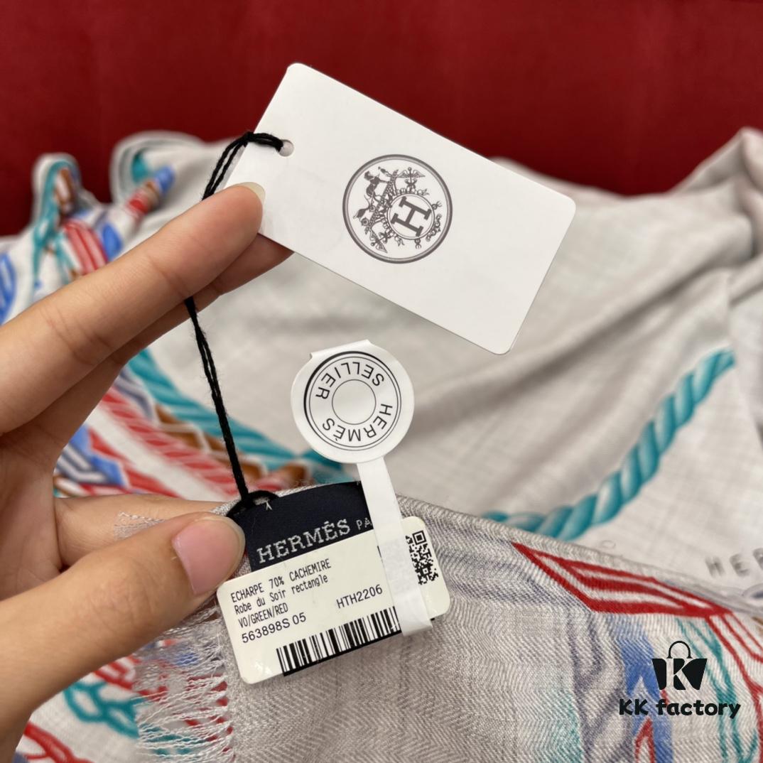 Hermes Bathrobe Shawl 90*180cm 70% Cashmere 30% Mulberry Silk Plaid Scarf Suitable for All Seasons Velvet Fabric Warm in Winter Cool in Summer